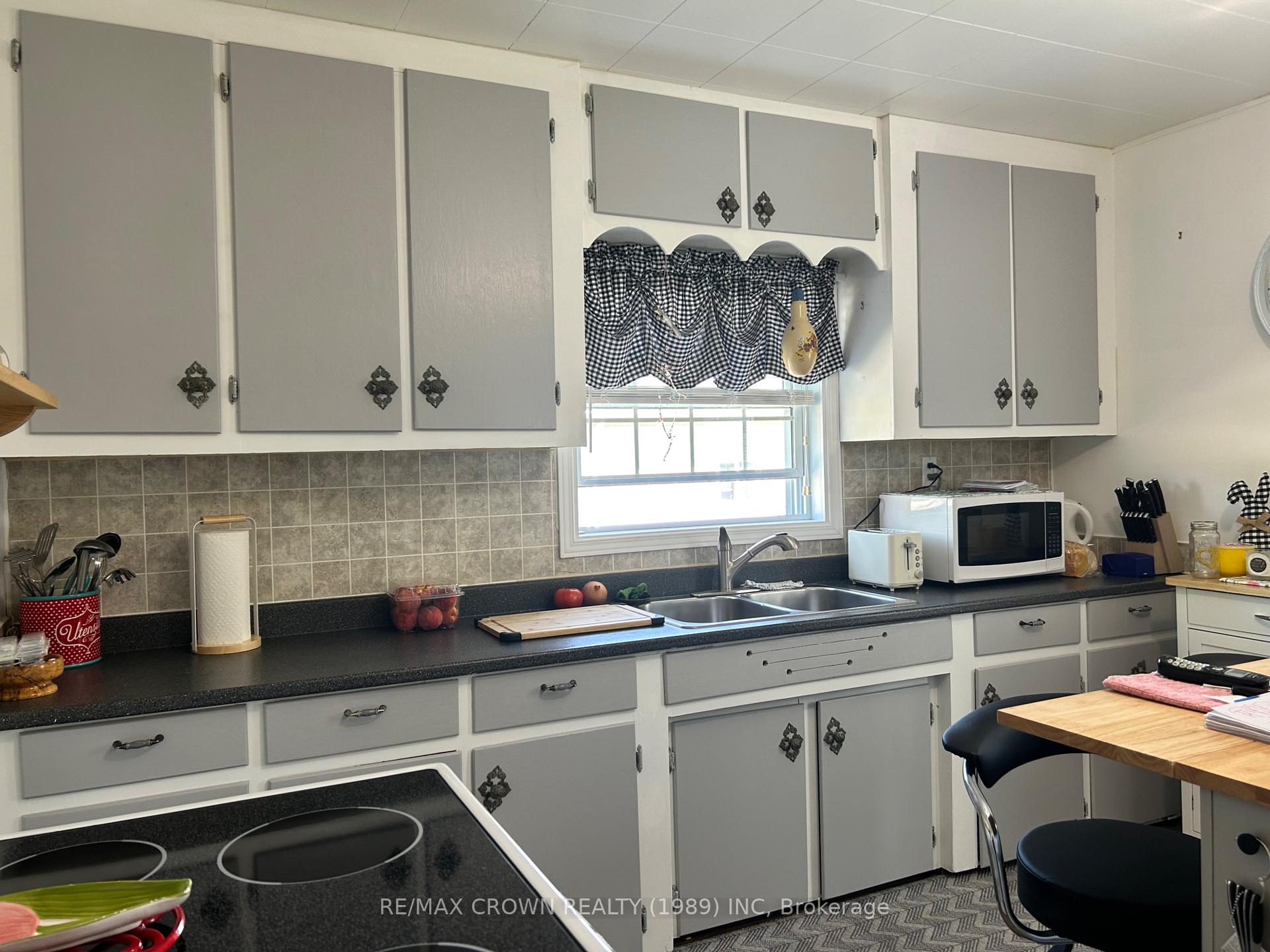 Photo 9 of 12 Erickson Avenue, Kapuskasing — HOMEH