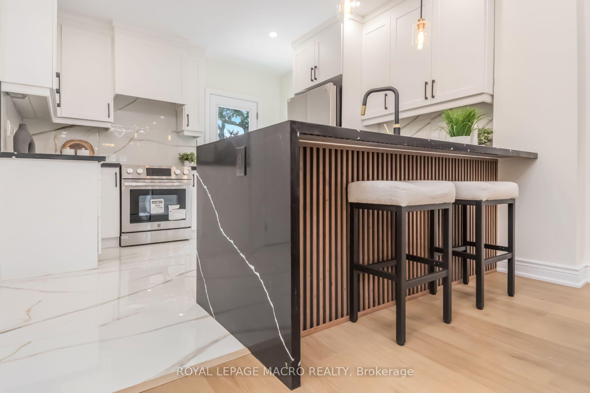 Photo 17 of 40 Glendale Avenue N, Hamilton, Crown Point — HOMEH