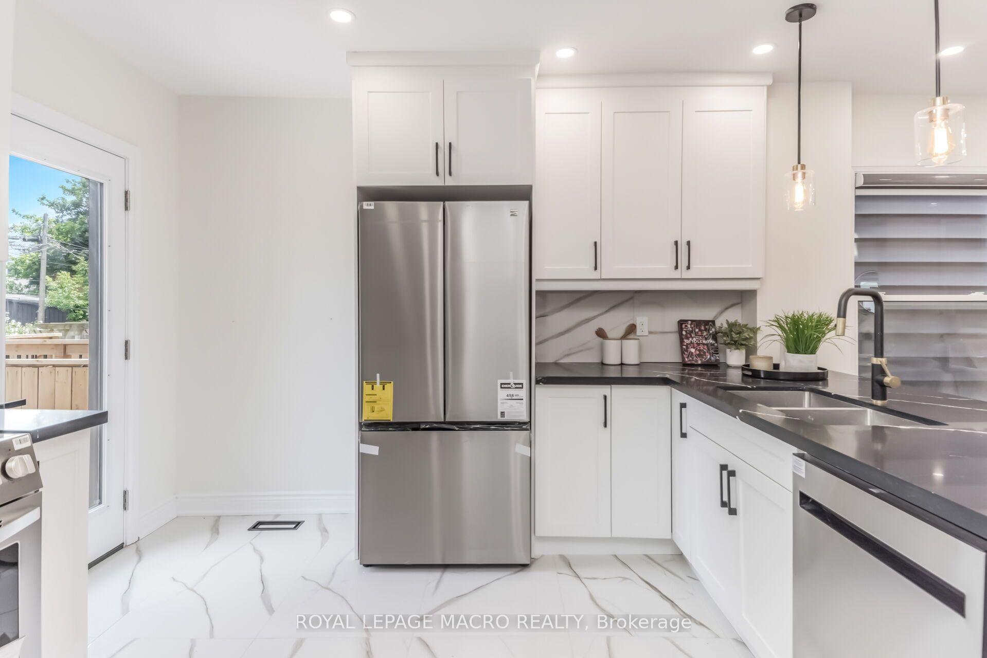 Photo 20 of 40 Glendale Avenue N, Hamilton, Crown Point — HOMEH