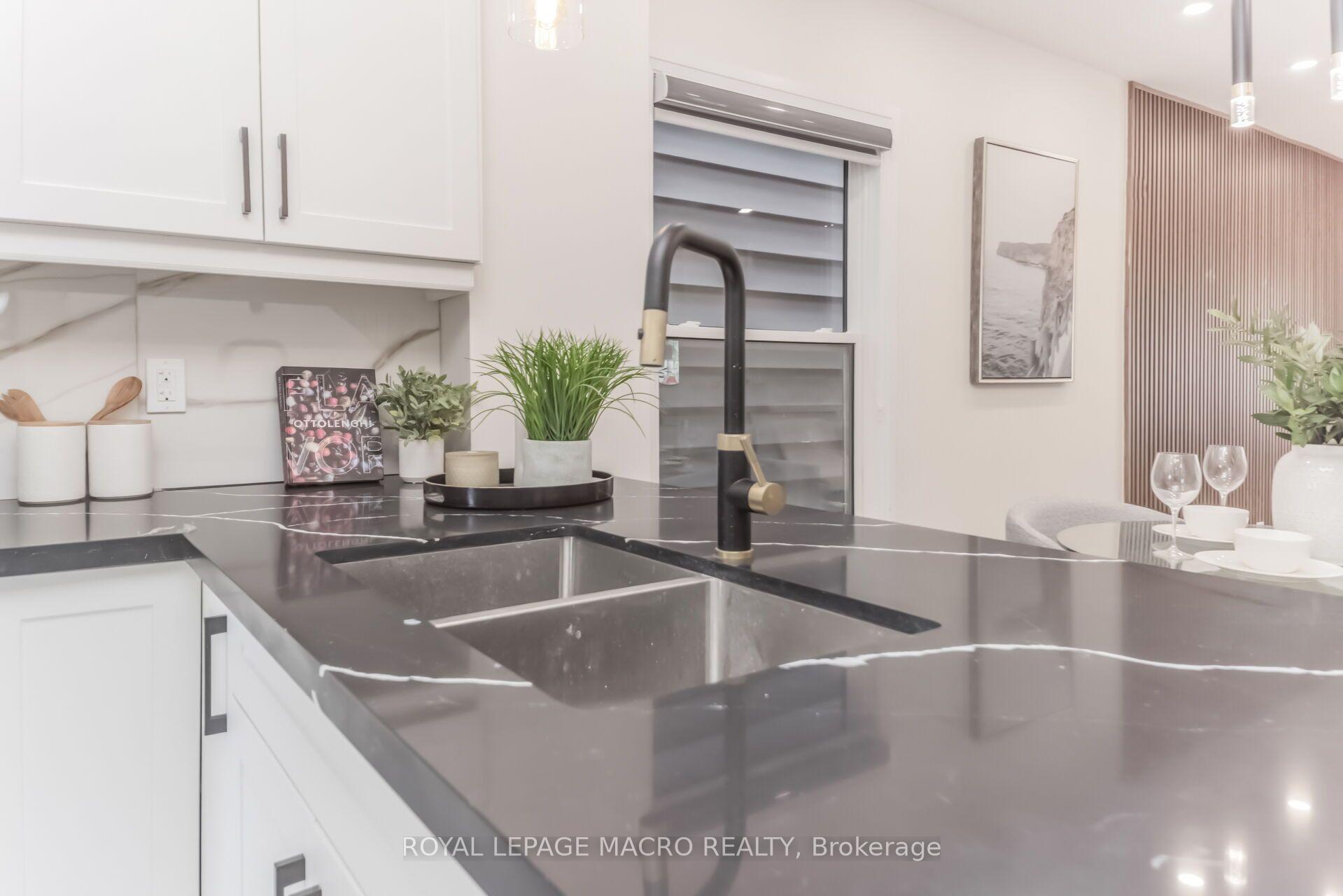 Photo 22 of 40 Glendale Avenue N, Hamilton, Crown Point — HOMEH