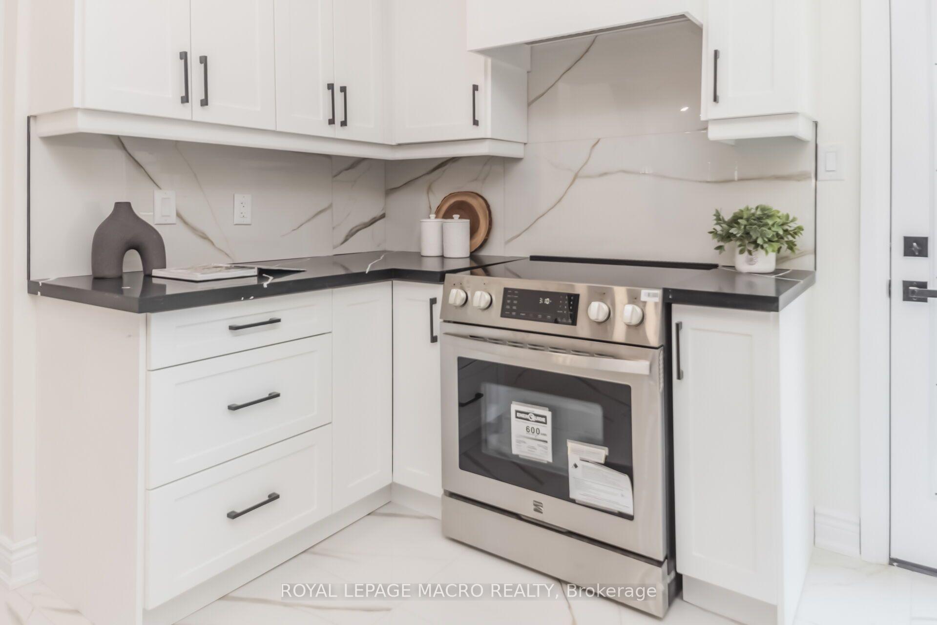 Photo 24 of 40 Glendale Avenue N, Hamilton, Crown Point — HOMEH