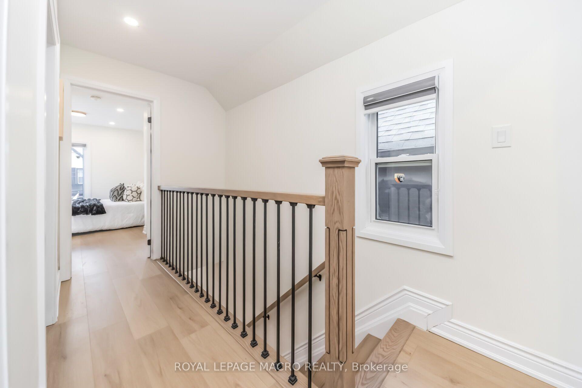 Photo 28 of 40 Glendale Avenue N, Hamilton, Crown Point — HOMEH