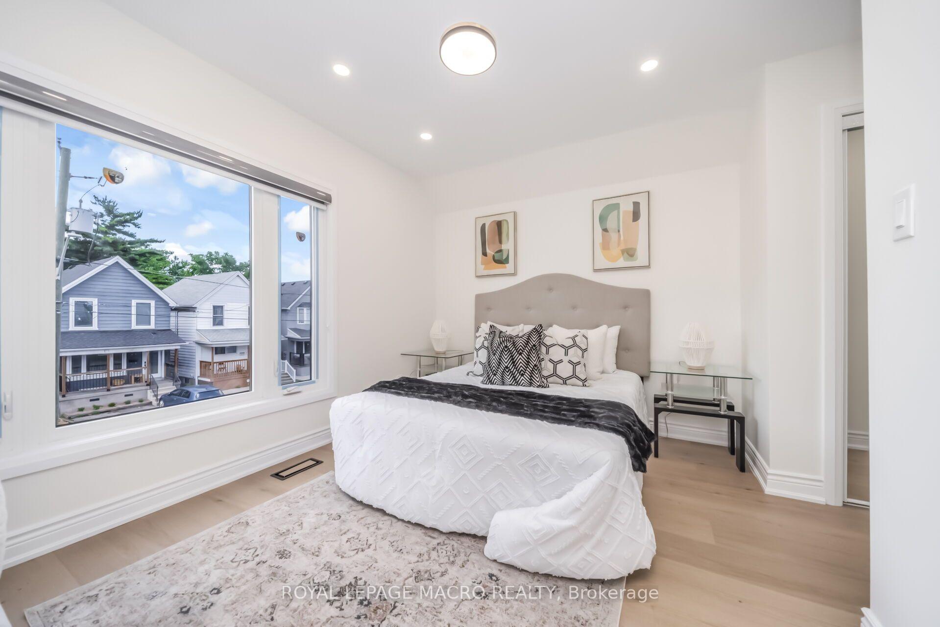 Photo 31 of 40 Glendale Avenue N, Hamilton, Crown Point — HOMEH