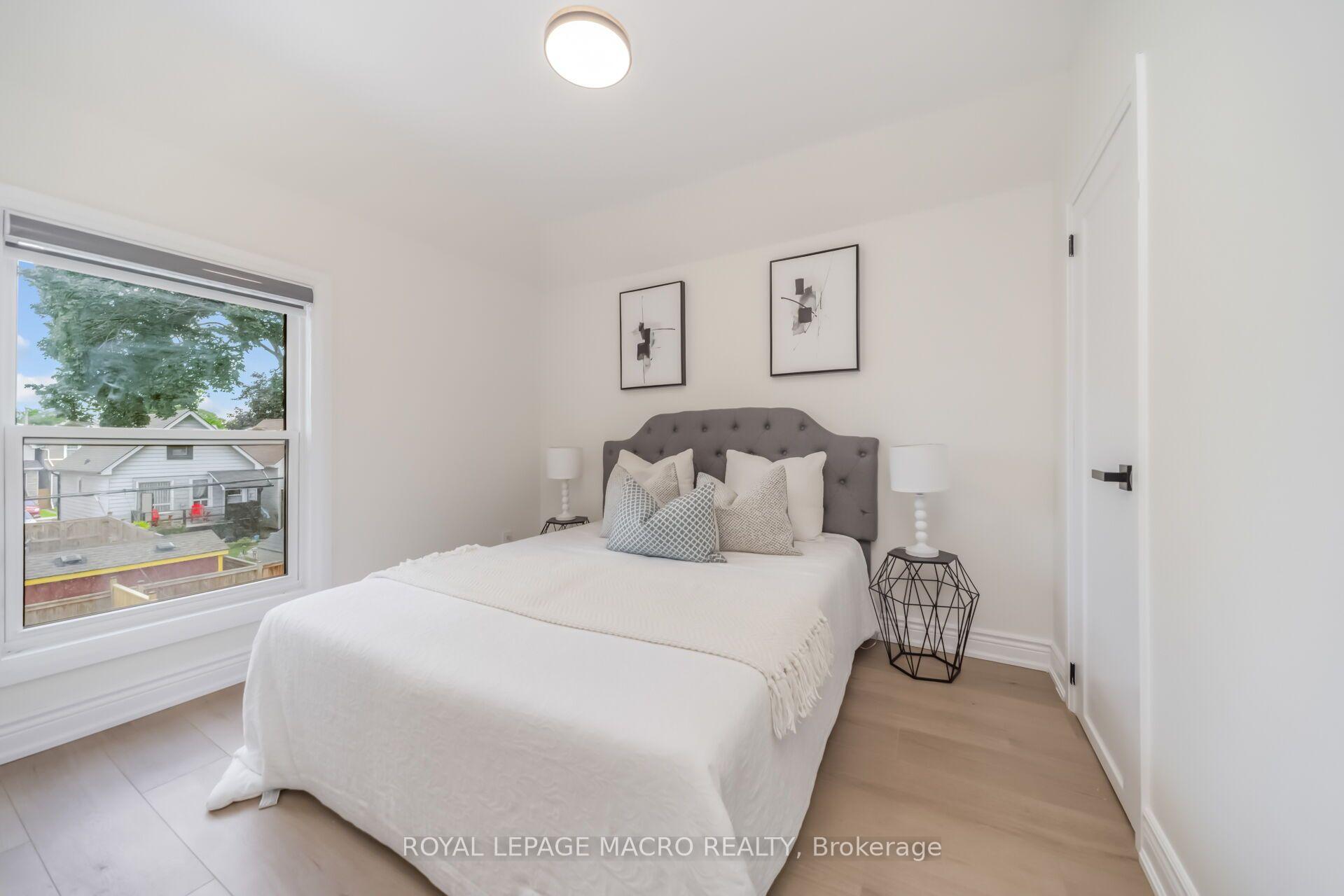 Photo 38 of 40 Glendale Avenue N, Hamilton, Crown Point — HOMEH