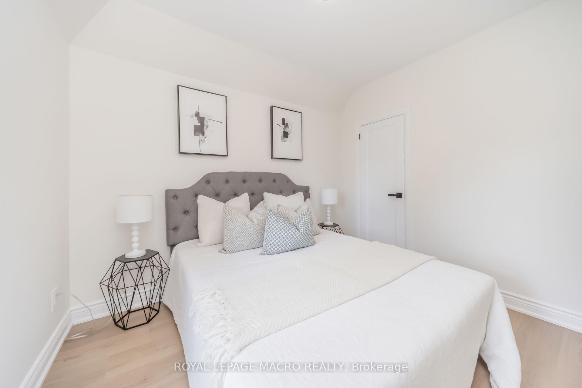 Photo 39 of 40 Glendale Avenue N, Hamilton, Crown Point — HOMEH