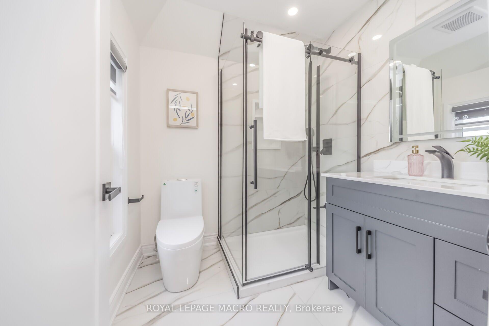 Photo 40 of 40 Glendale Avenue N, Hamilton, Crown Point — HOMEH