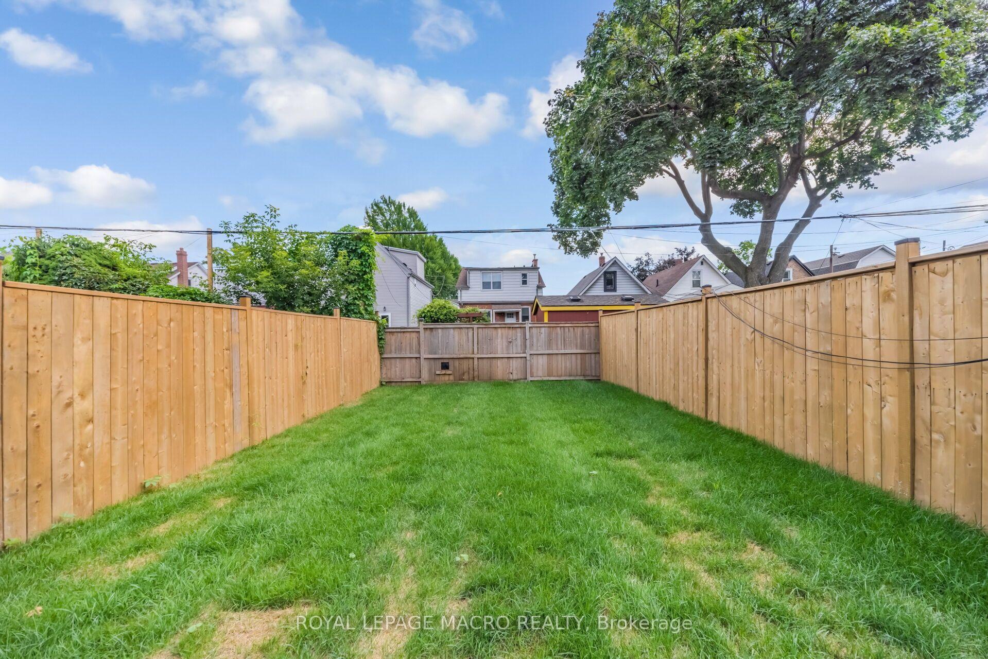 Photo 45 of 40 Glendale Avenue N, Hamilton, Crown Point — HOMEH
