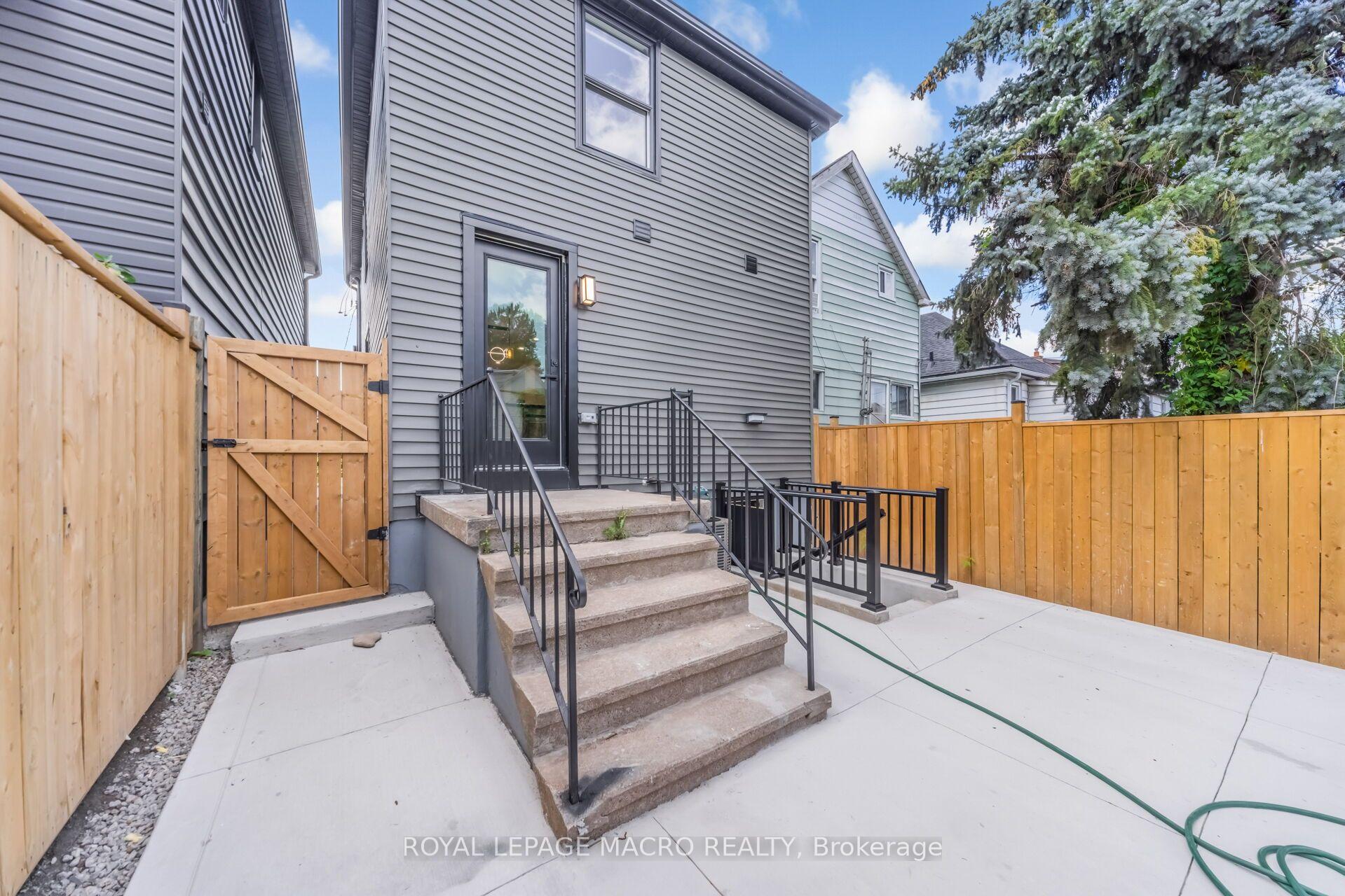Photo 47 of 40 Glendale Avenue N, Hamilton, Crown Point — HOMEH