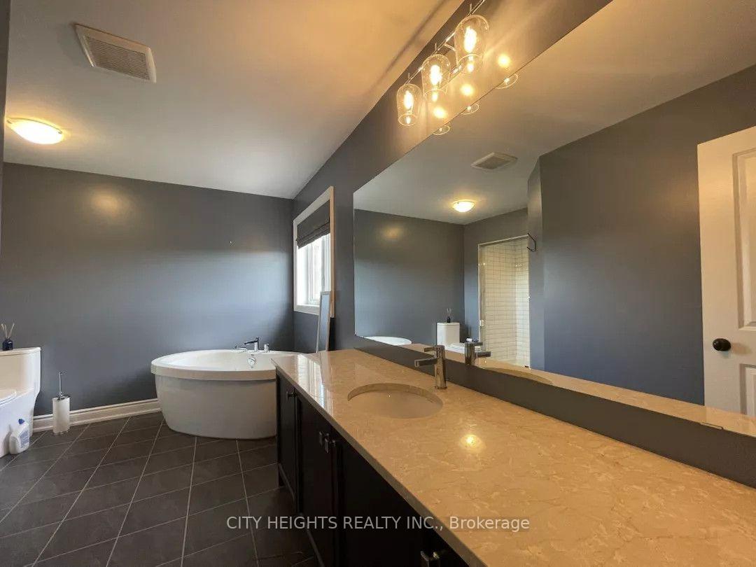 Photo 6 of 160 Mcwatters Street, Hamilton, Rural Glanbrook — HOMEH