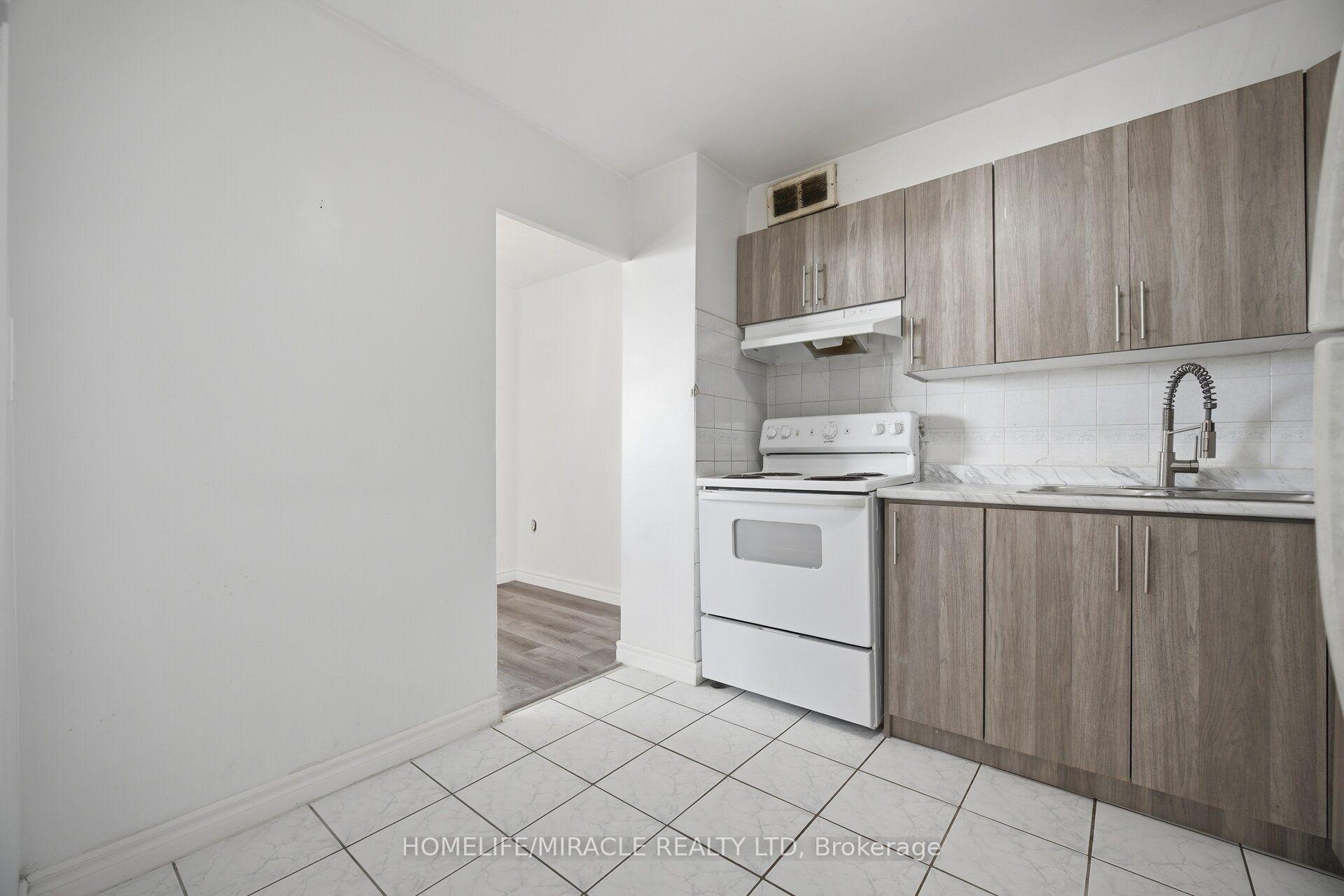Photo 24 of Unit 1105, 60 Stevenson Road, Etobicoke, Mount Olive-Silverstone-Jamestown — HOMEH