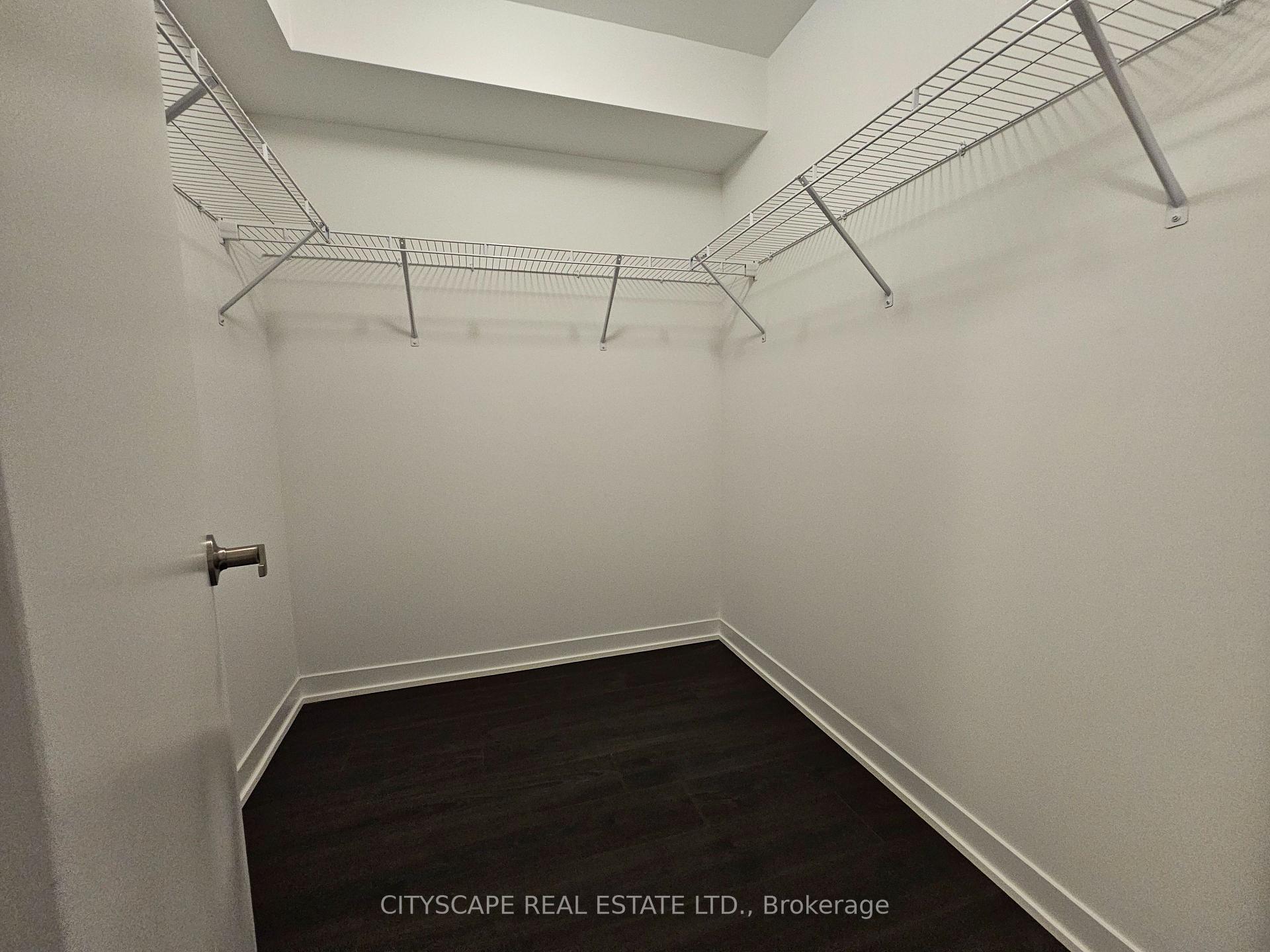 Photo 15 of 32 Deep Roots Terrace, Toronto, Englemount-Lawrence — HOMEH