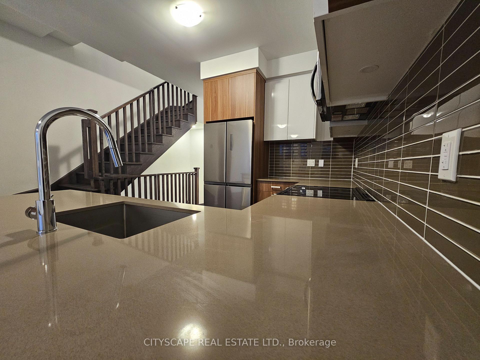Photo 6 of 32 Deep Roots Terrace, Toronto, Englemount-Lawrence — HOMEH