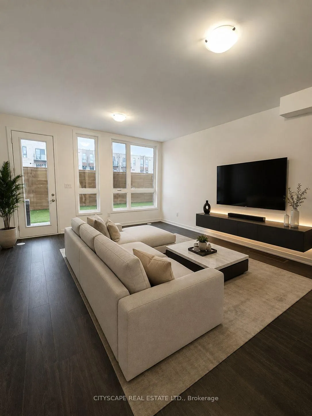 Photo 2 of 32 Deep Roots Terrace, Toronto, Englemount-Lawrence — HOMEH