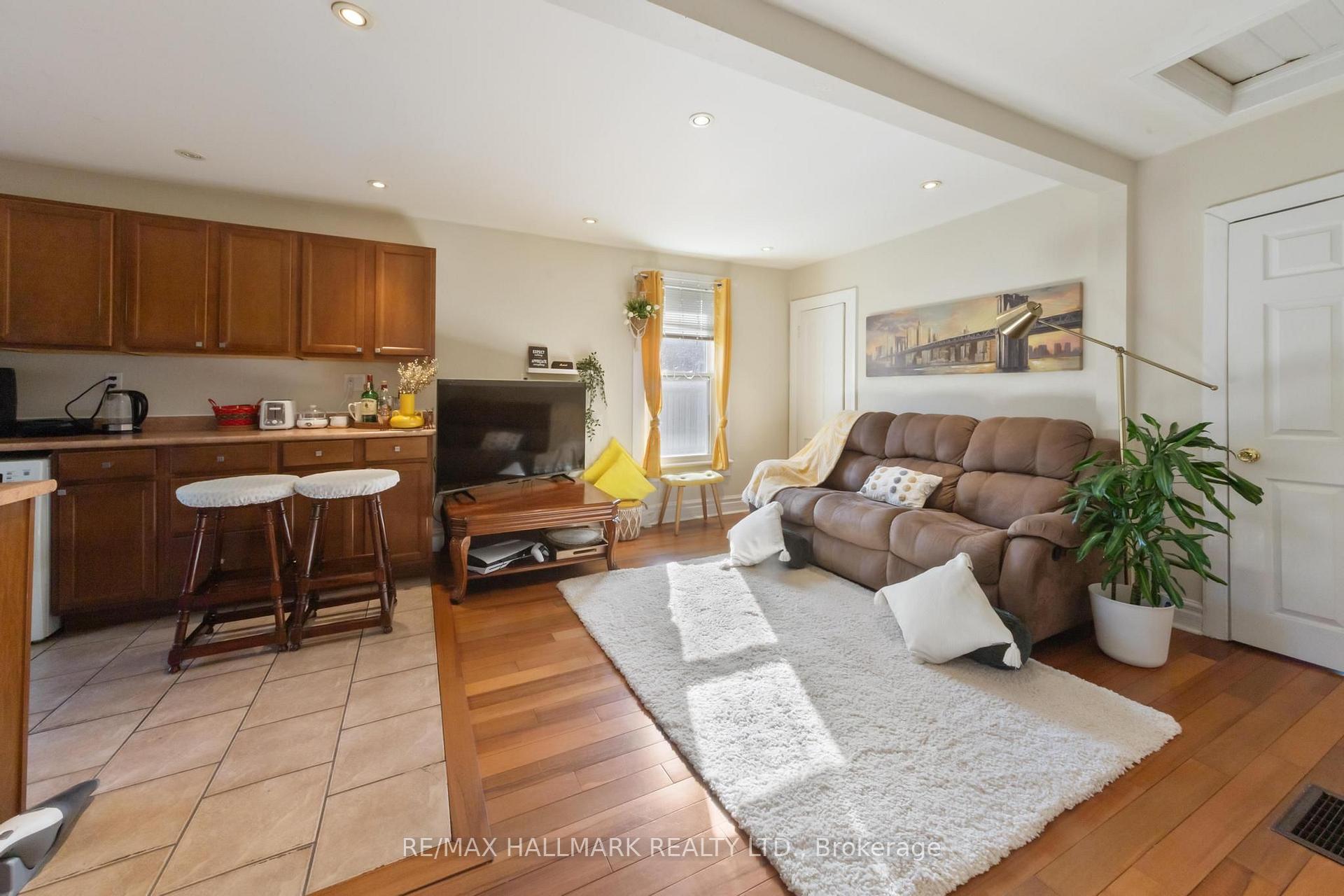 Photo 7 of 25 Norwood Terrace, Toronto, East End-Danforth — HOMEH