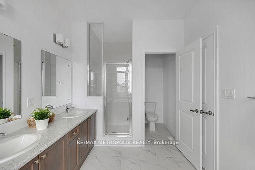 Photo 9 of 2048 Chris Mason Street, Oshawa, Kedron — HOMEH