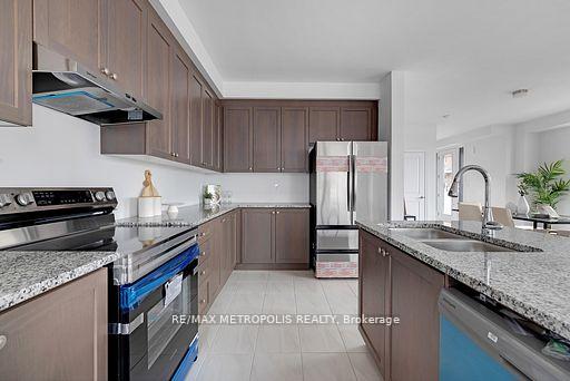 Photo 19 of 2048 Chris Mason Street, Oshawa, Kedron — HOMEH