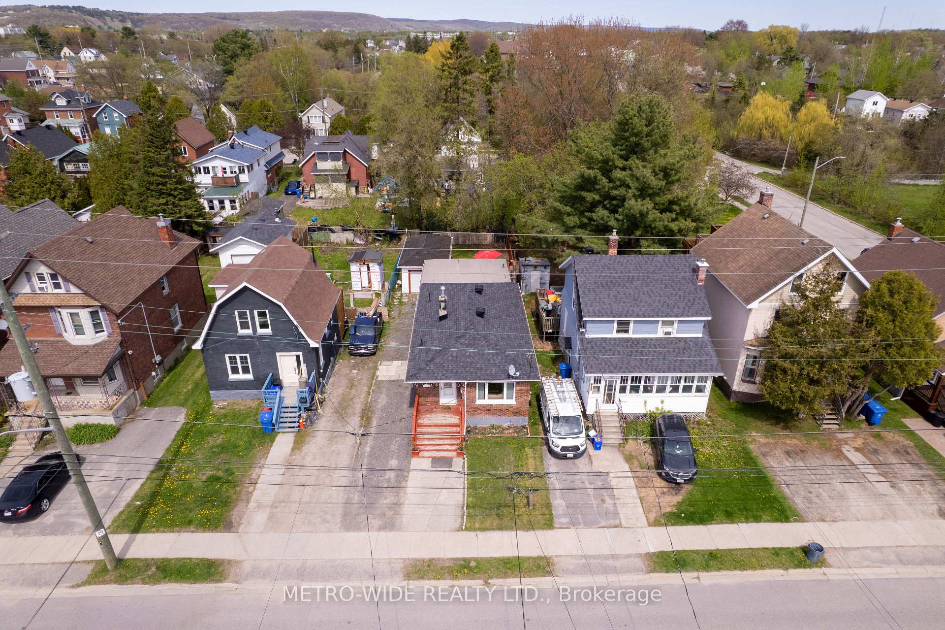 Photo 2 of 476 First Avenue E, North Bay, Central — HOMEH