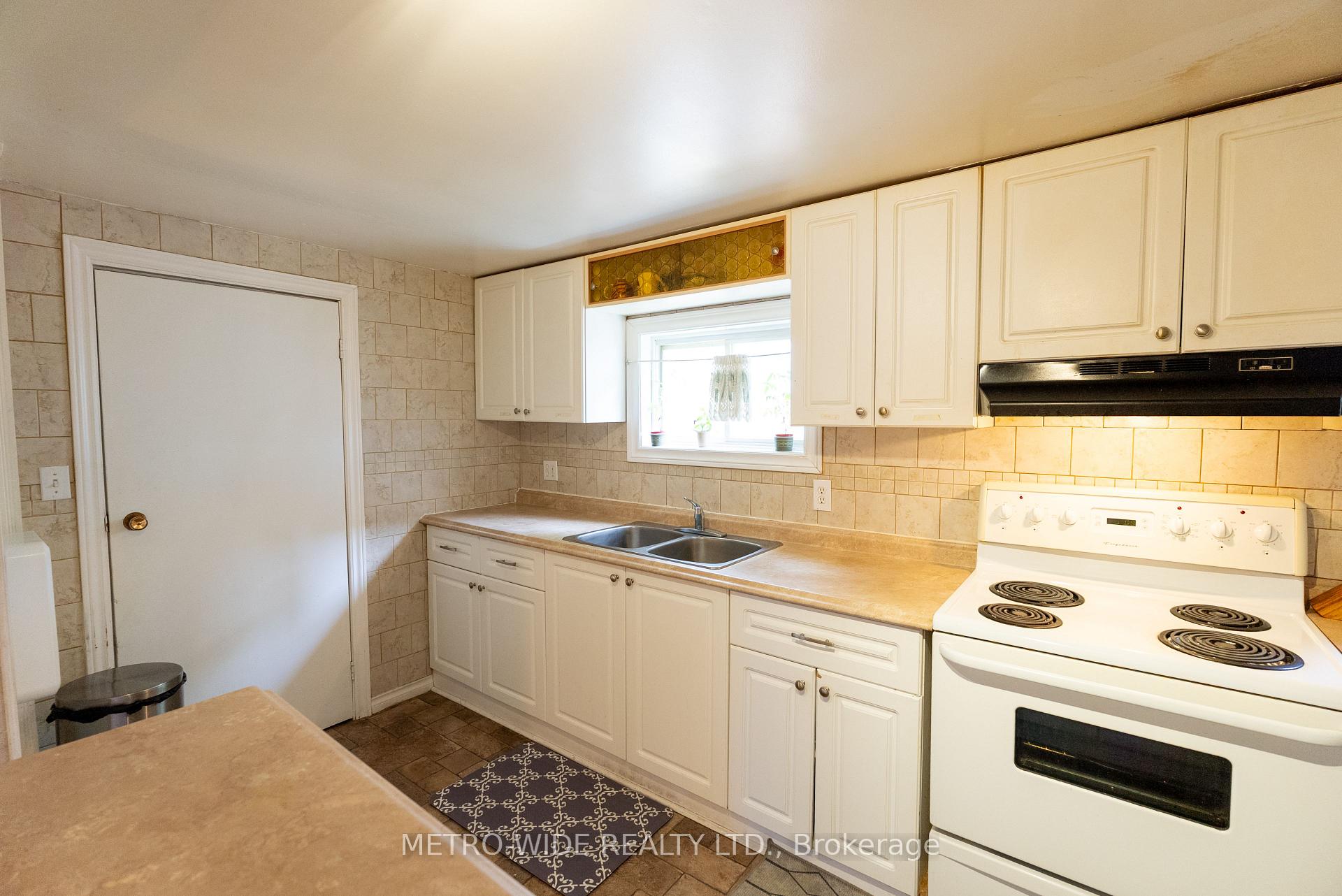 Photo 13 of 476 First Avenue E, North Bay, Central — HOMEH