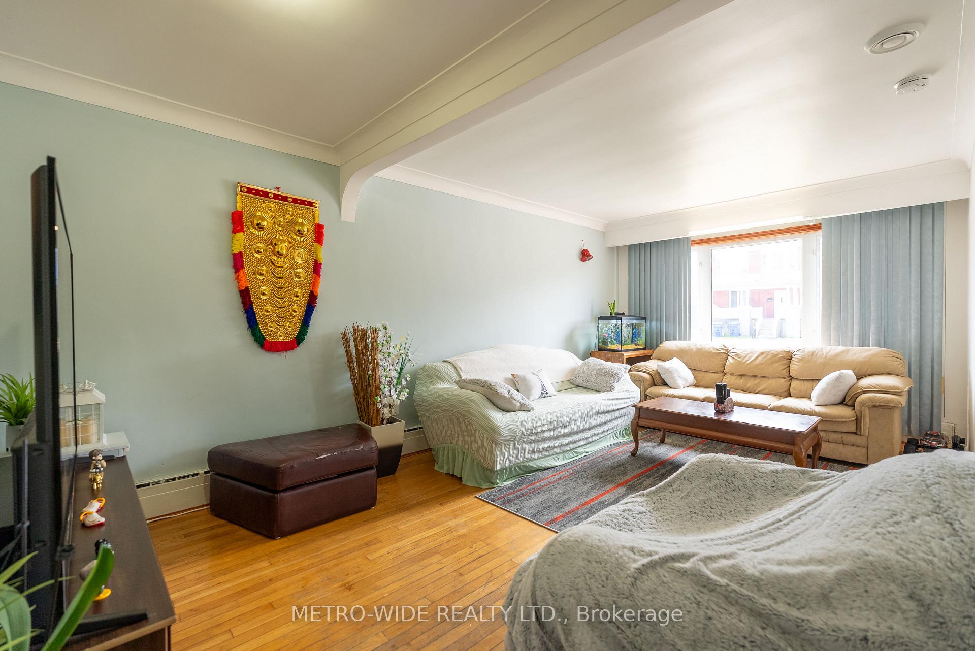 Photo 18 of 476 First Avenue E, North Bay, Central — HOMEH