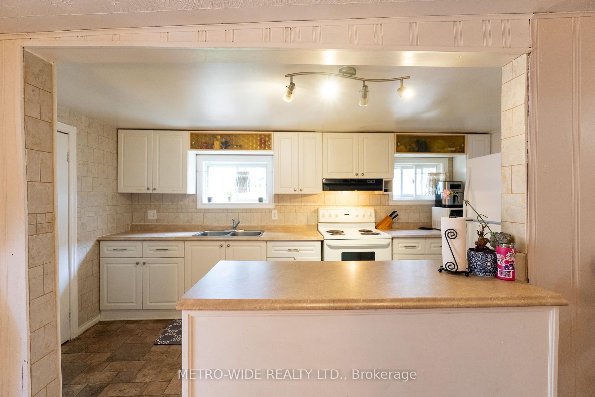 Photo 21 of 476 First Avenue E, North Bay, Central — HOMEH