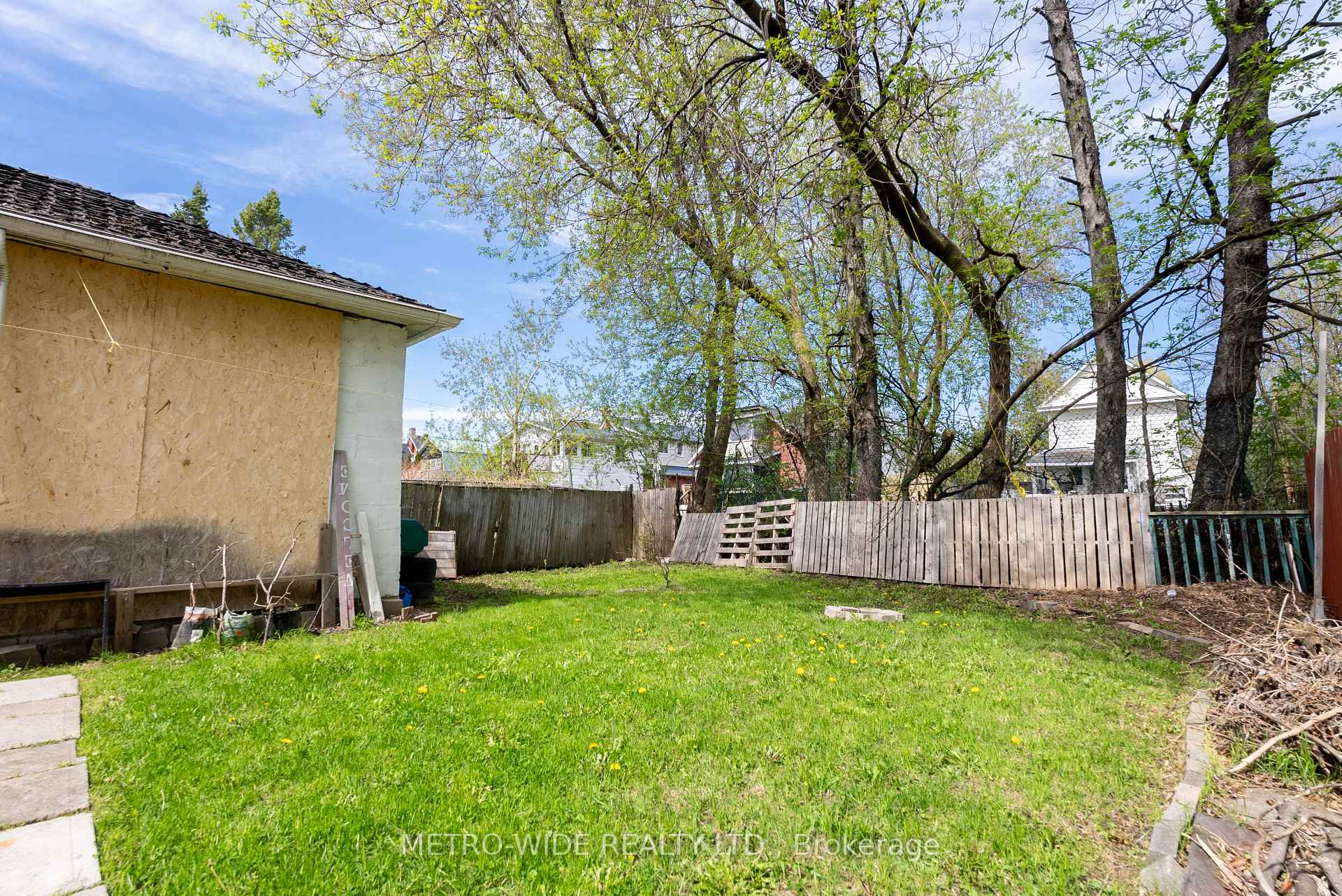 Photo 46 of 476 First Avenue E, North Bay, Central — HOMEH