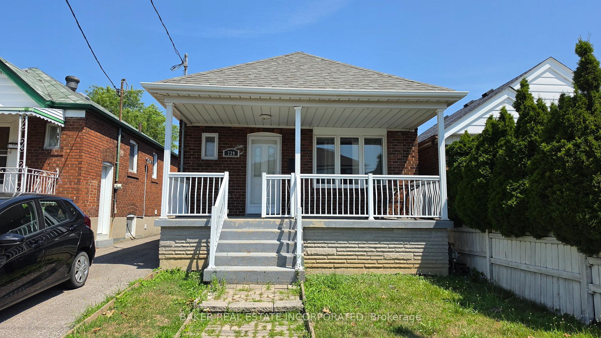 Front of 739 Vaughan Road