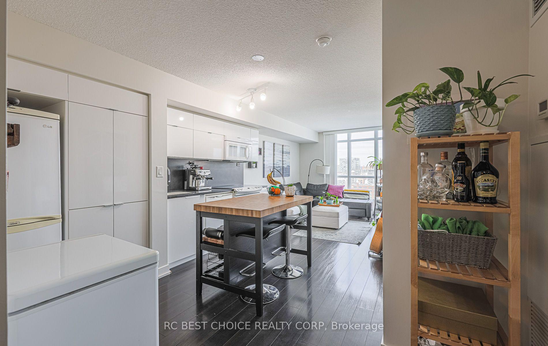 Photo 14 of Unit 1501, 21 Iceboat Terrace N, Toronto, Waterfront Communities — HOMEH