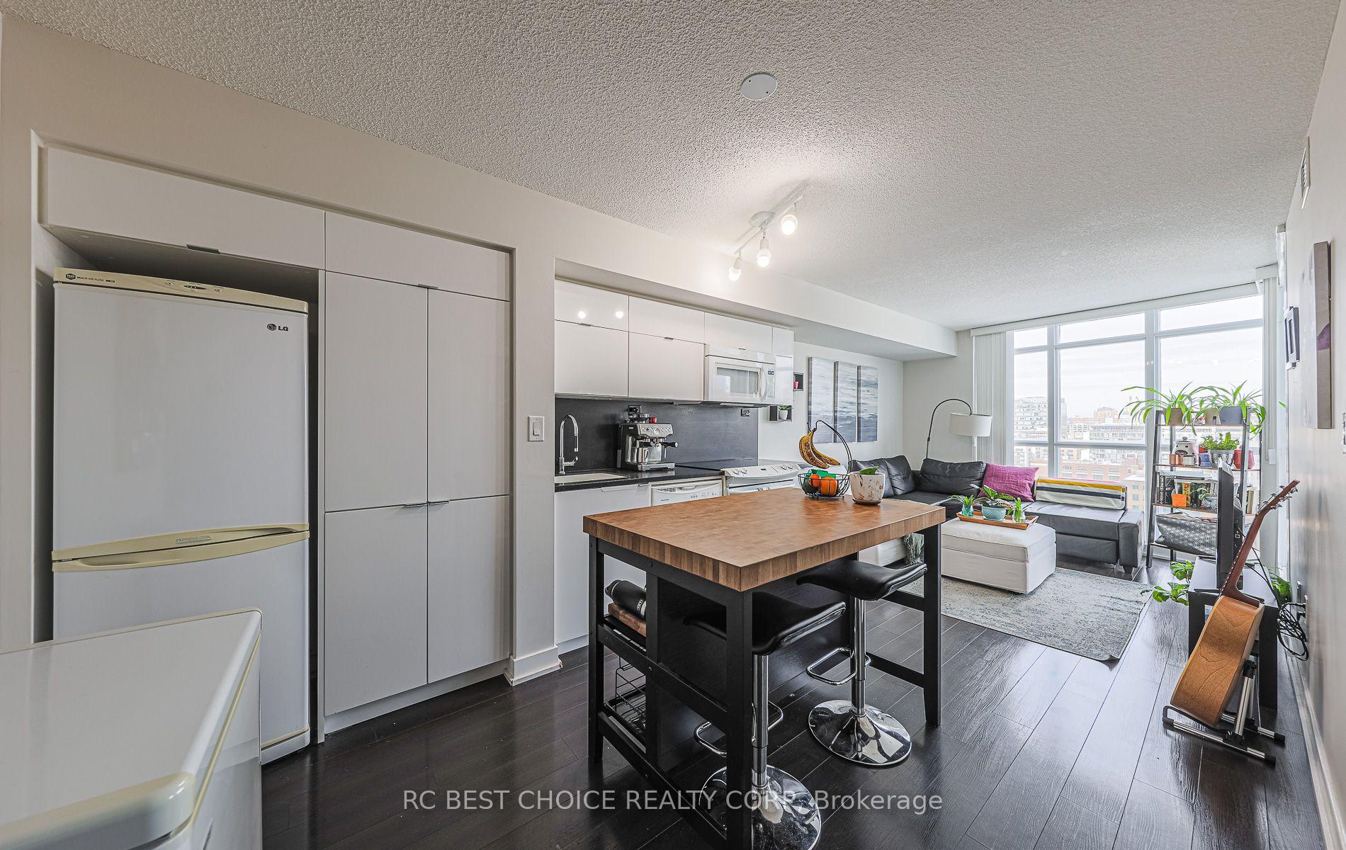 Photo 15 of Unit 1501, 21 Iceboat Terrace N, Toronto, Waterfront Communities — HOMEH