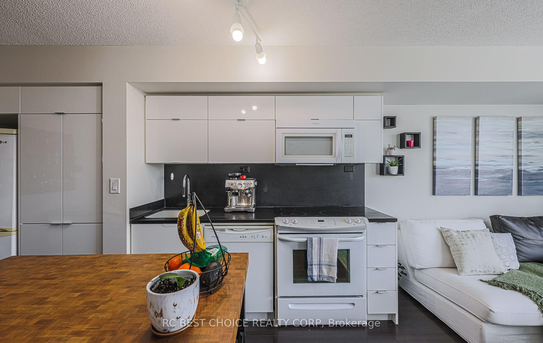 Photo 17 of Unit 1501, 21 Iceboat Terrace N, Toronto, Waterfront Communities — HOMEH