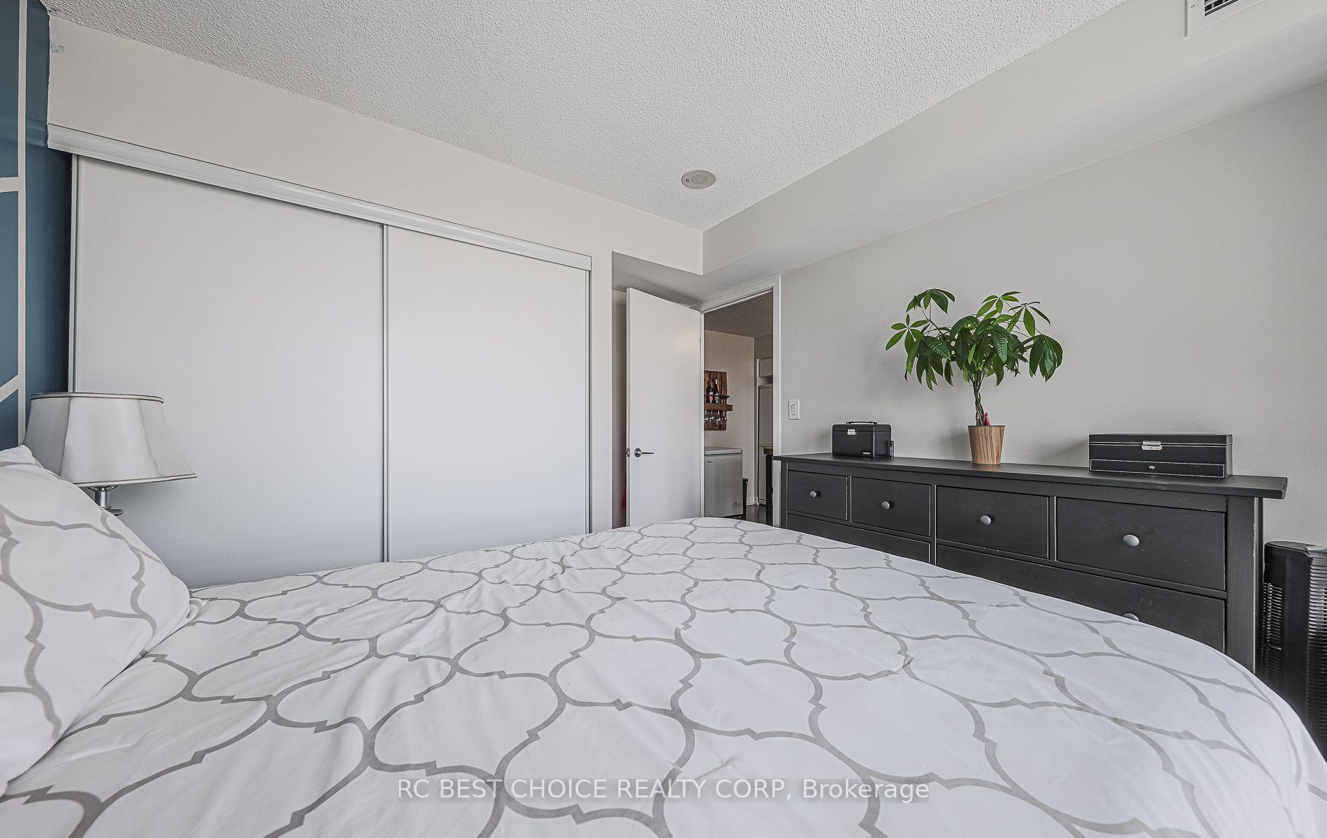 Photo 25 of Unit 1501, 21 Iceboat Terrace N, Toronto, Waterfront Communities — HOMEH