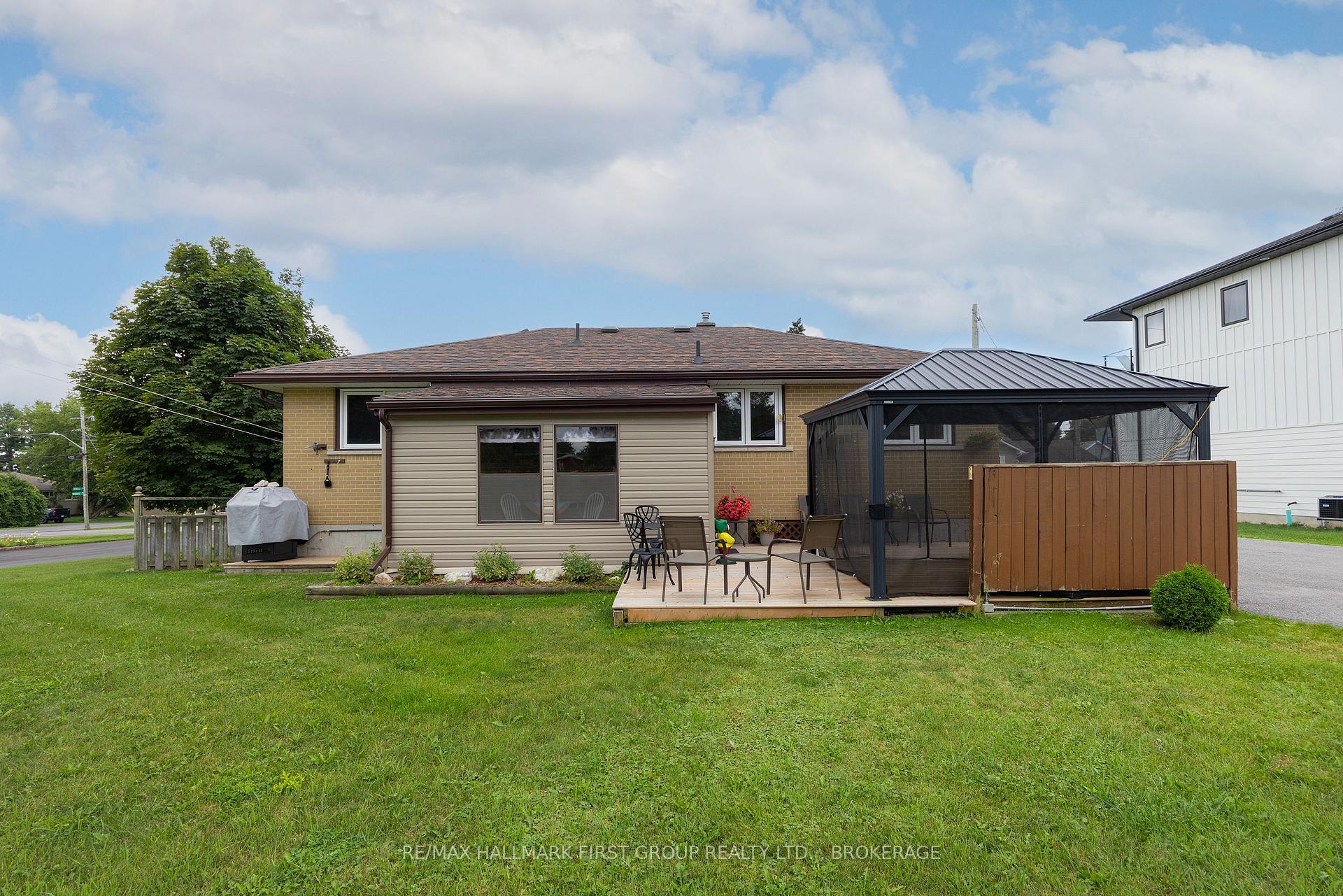 Photo 3 of 1440 Sproule Street, Kingston, City Northwest — HOMEH