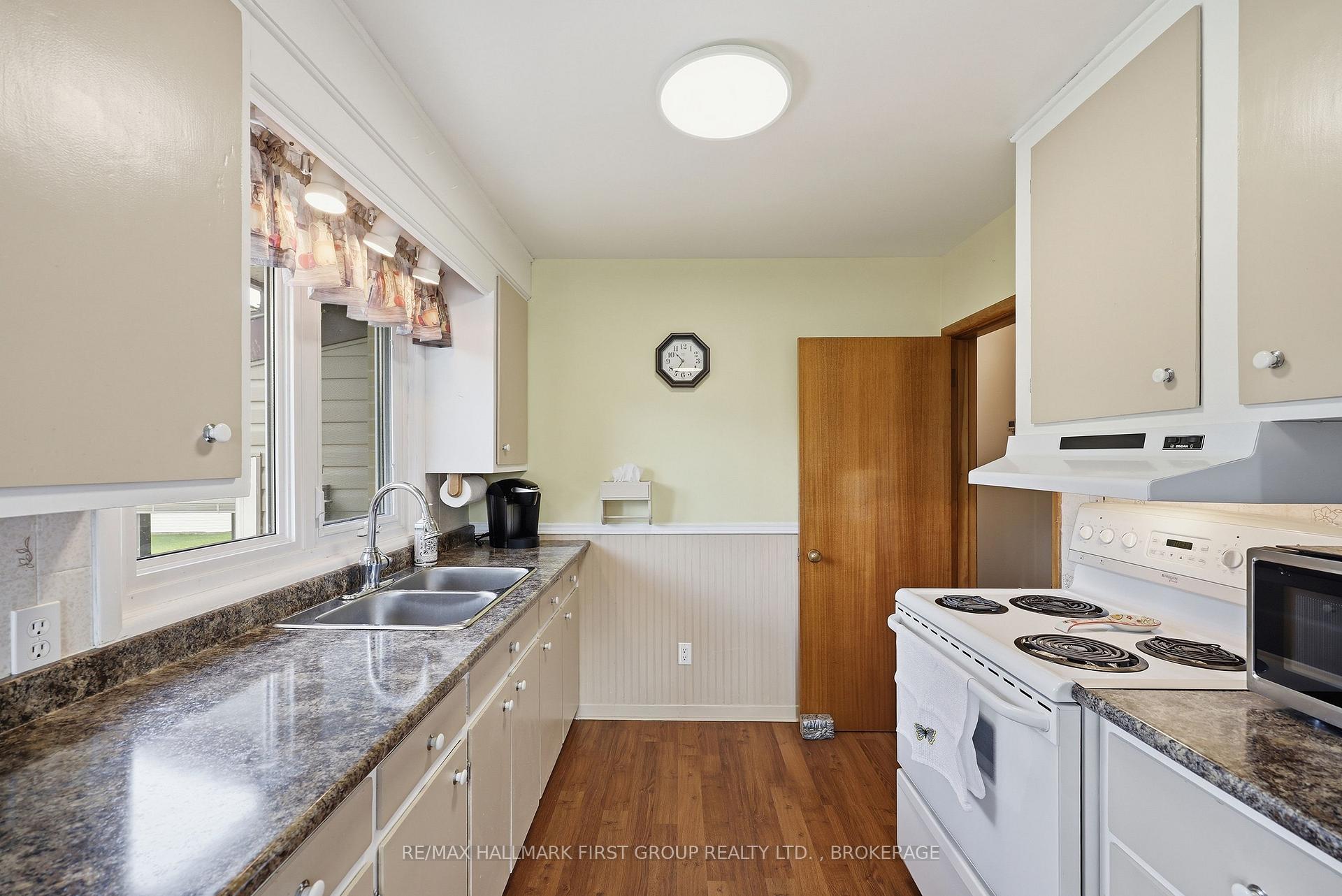 Photo 8 of 1440 Sproule Street, Kingston, City Northwest — HOMEH
