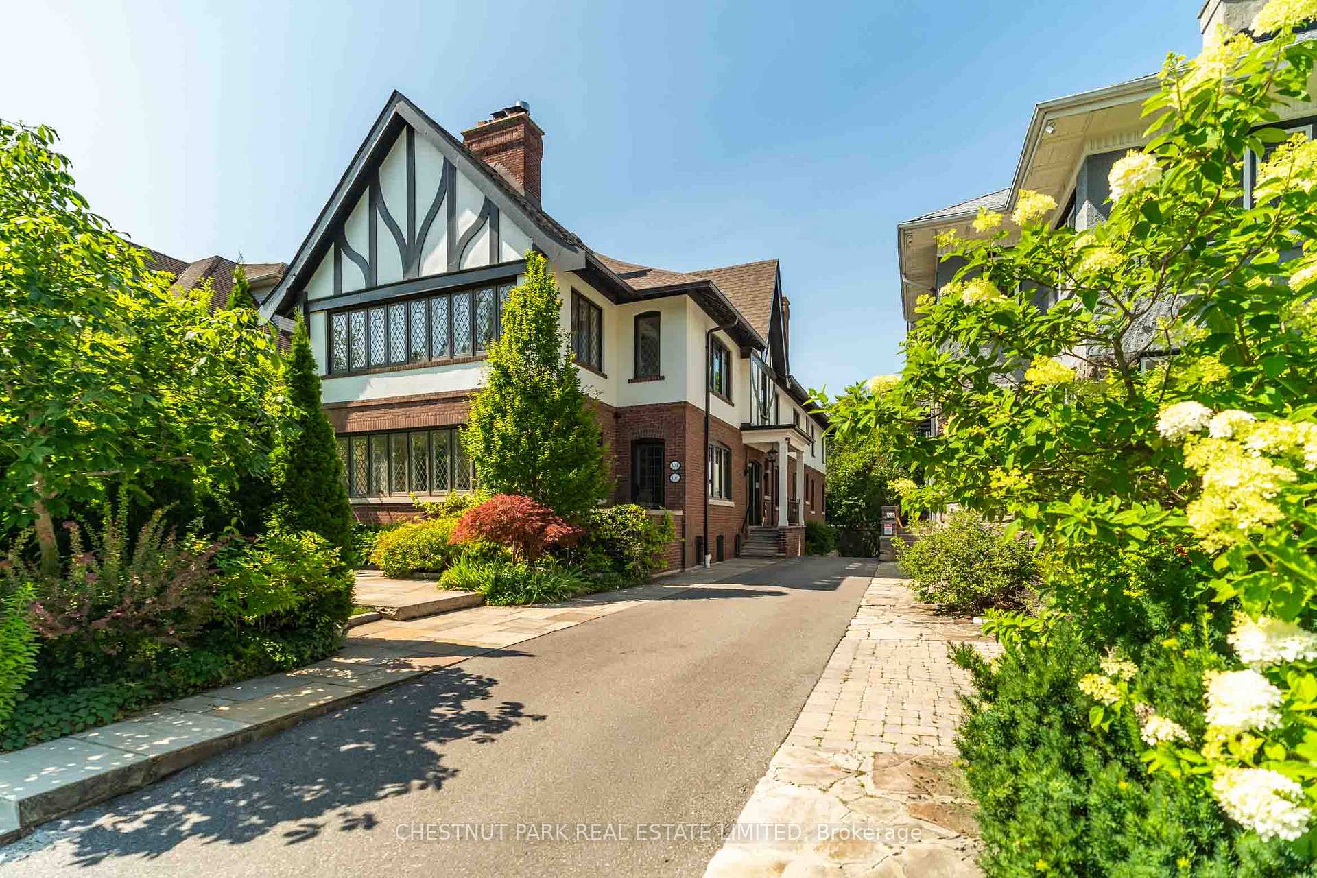Photo 1 of 106 Rosedale Heights Drive, Toronto, Rosedale-Moore Park — HOMEH