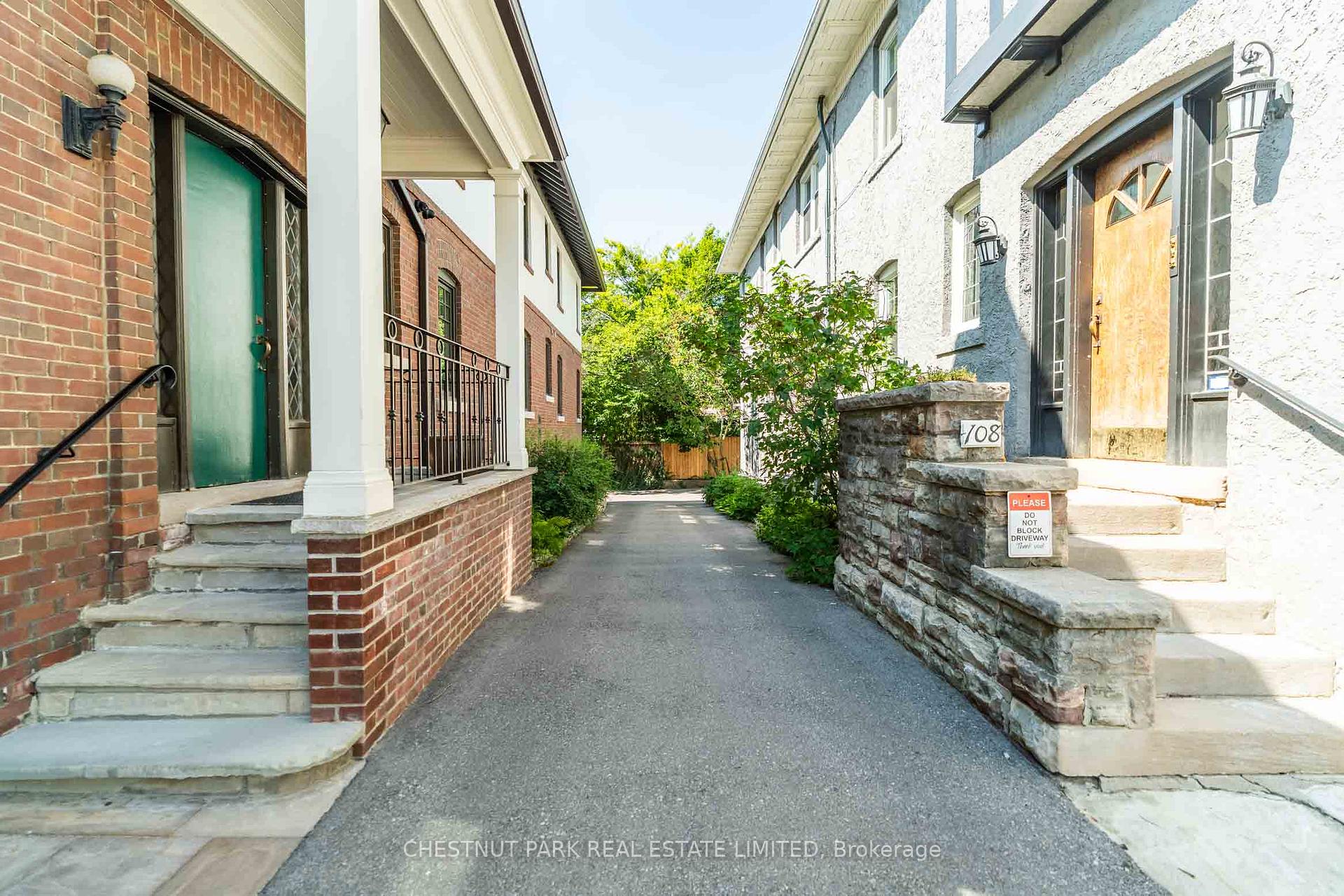 Photo 2 of 106 Rosedale Heights Drive, Toronto, Rosedale-Moore Park — HOMEH