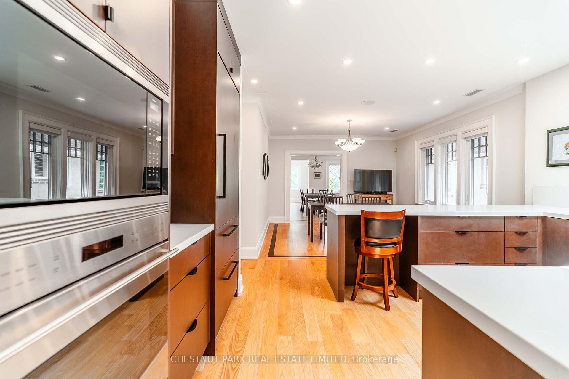 Photo 15 of 106 Rosedale Heights Drive, Toronto, Rosedale-Moore Park — HOMEH