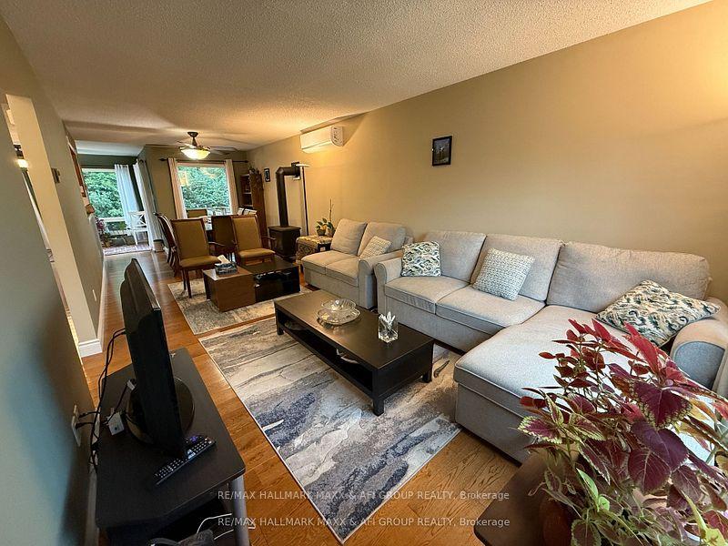 Photo 5 of 47 Metro Road S, Georgina, Keswick North — HOMEH