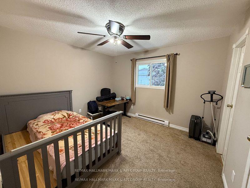 Photo 24 of 47 Metro Road S, Georgina, Keswick North — HOMEH