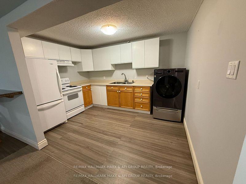 Photo 33 of 47 Metro Road S, Georgina, Keswick North — HOMEH