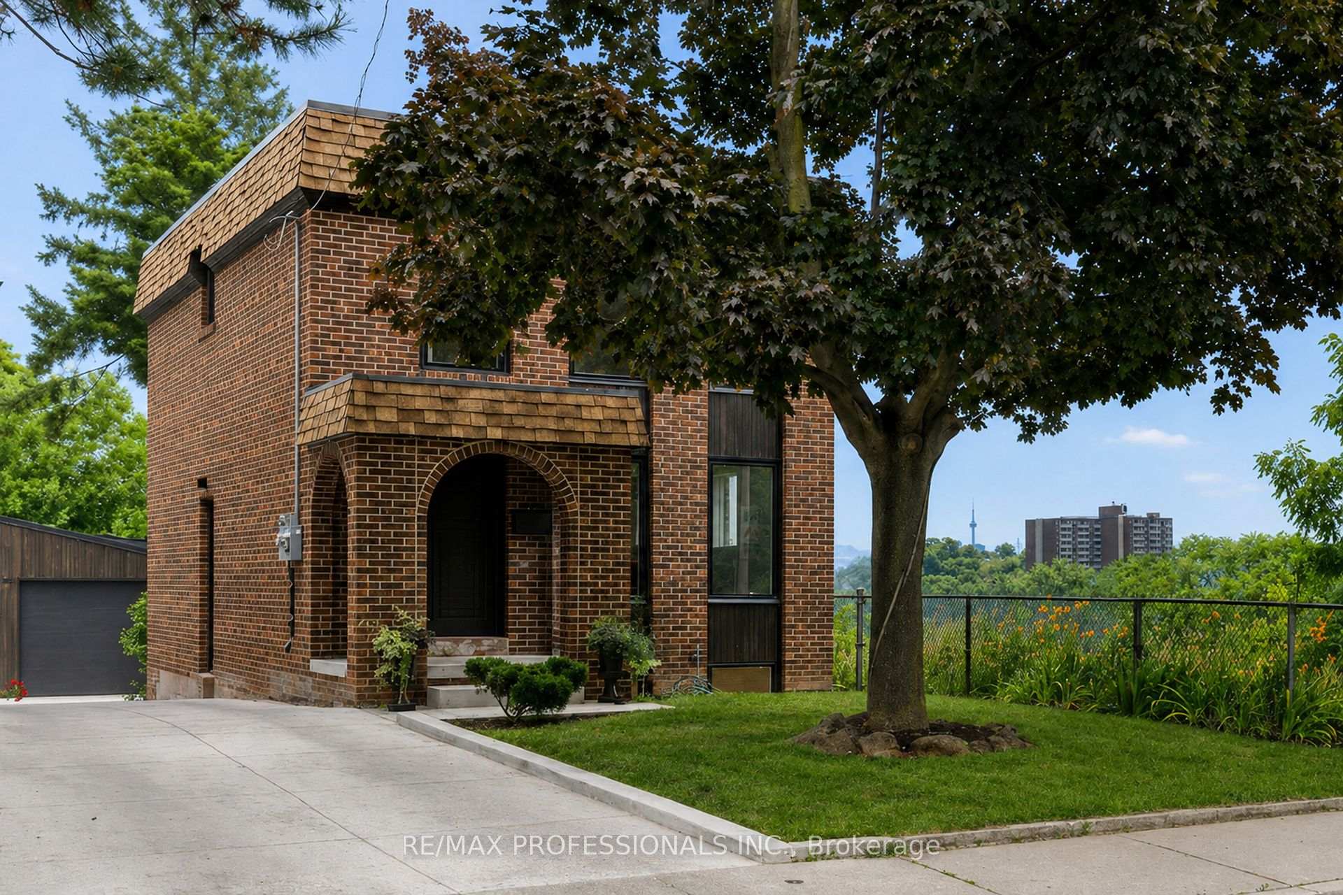 Photo 2 of 19 Arnold Avenue, Toronto, Rockcliffe-Smythe — HOMEH