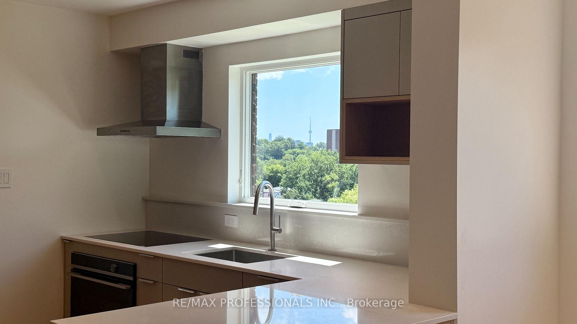 Photo 14 of 19 Arnold Avenue, Toronto, Rockcliffe-Smythe — HOMEH