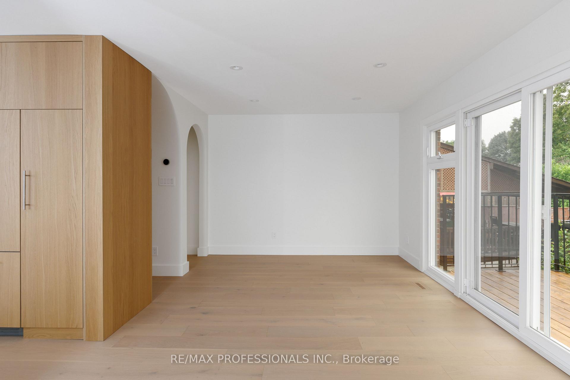 Photo 17 of 19 Arnold Avenue, Toronto, Rockcliffe-Smythe — HOMEH