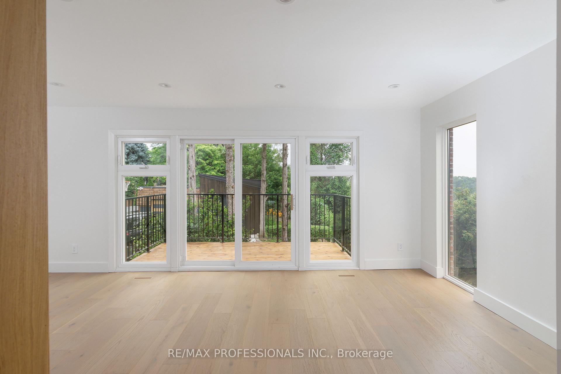 Photo 18 of 19 Arnold Avenue, Toronto, Rockcliffe-Smythe — HOMEH