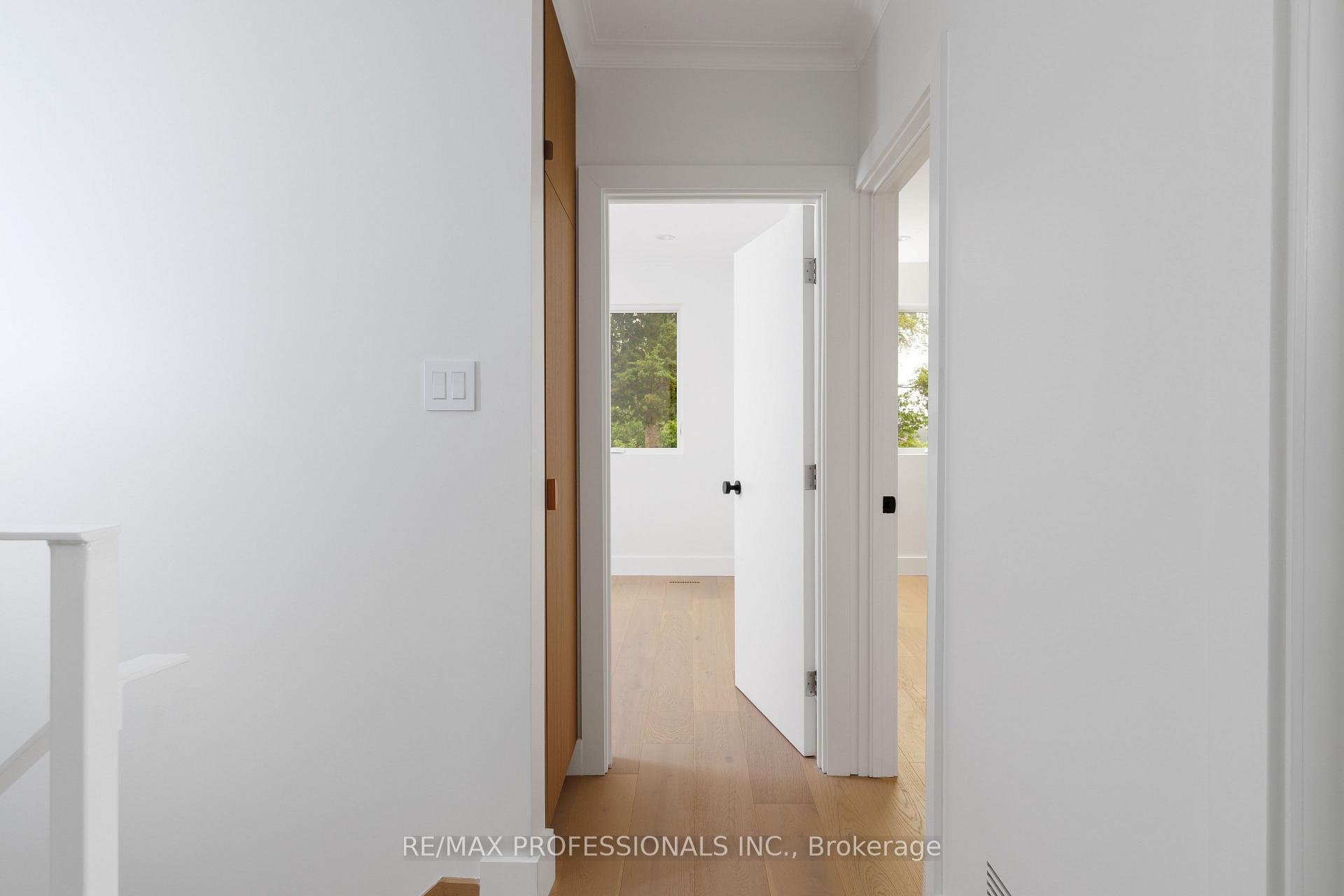 Photo 23 of 19 Arnold Avenue, Toronto, Rockcliffe-Smythe — HOMEH