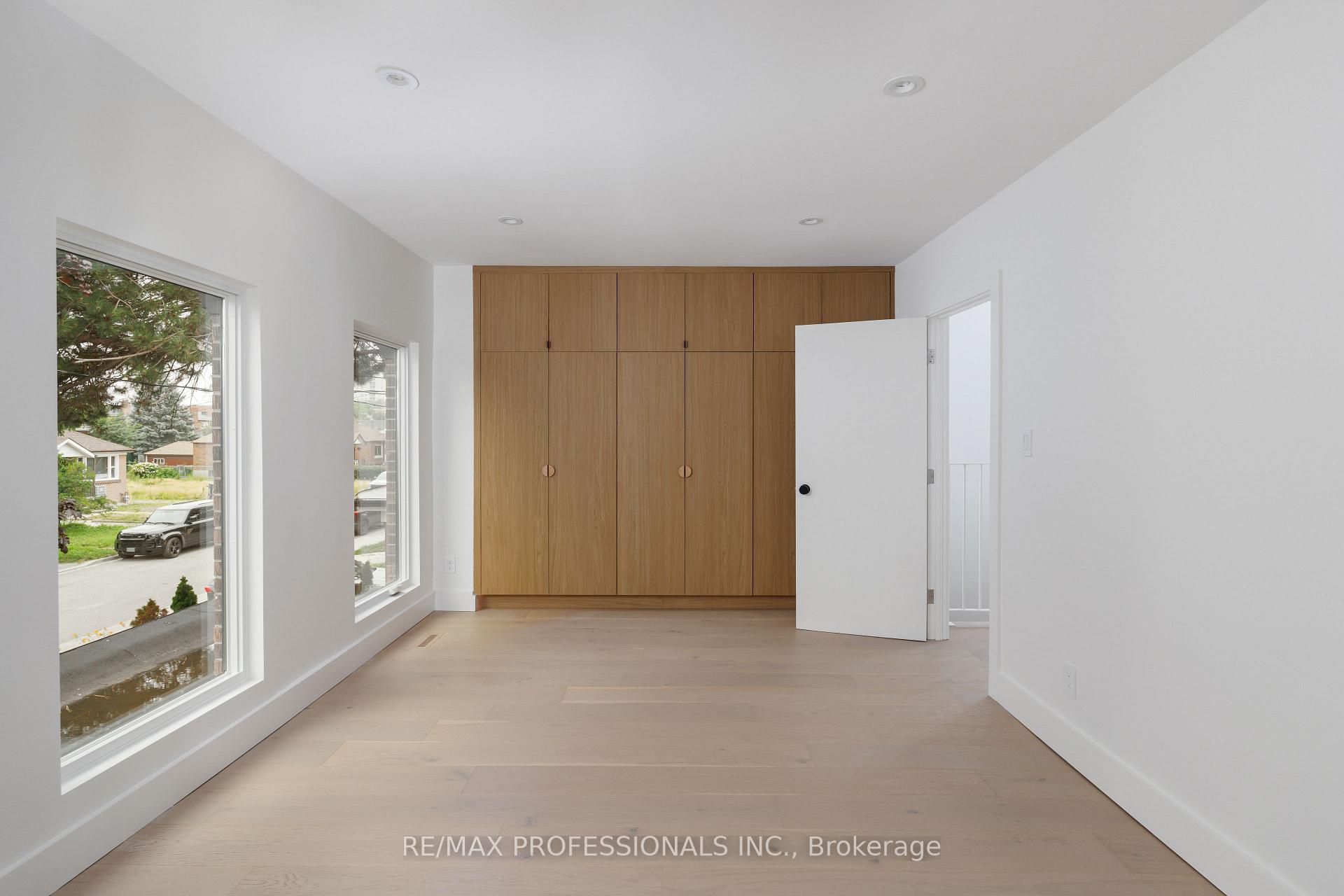 Photo 24 of 19 Arnold Avenue, Toronto, Rockcliffe-Smythe — HOMEH