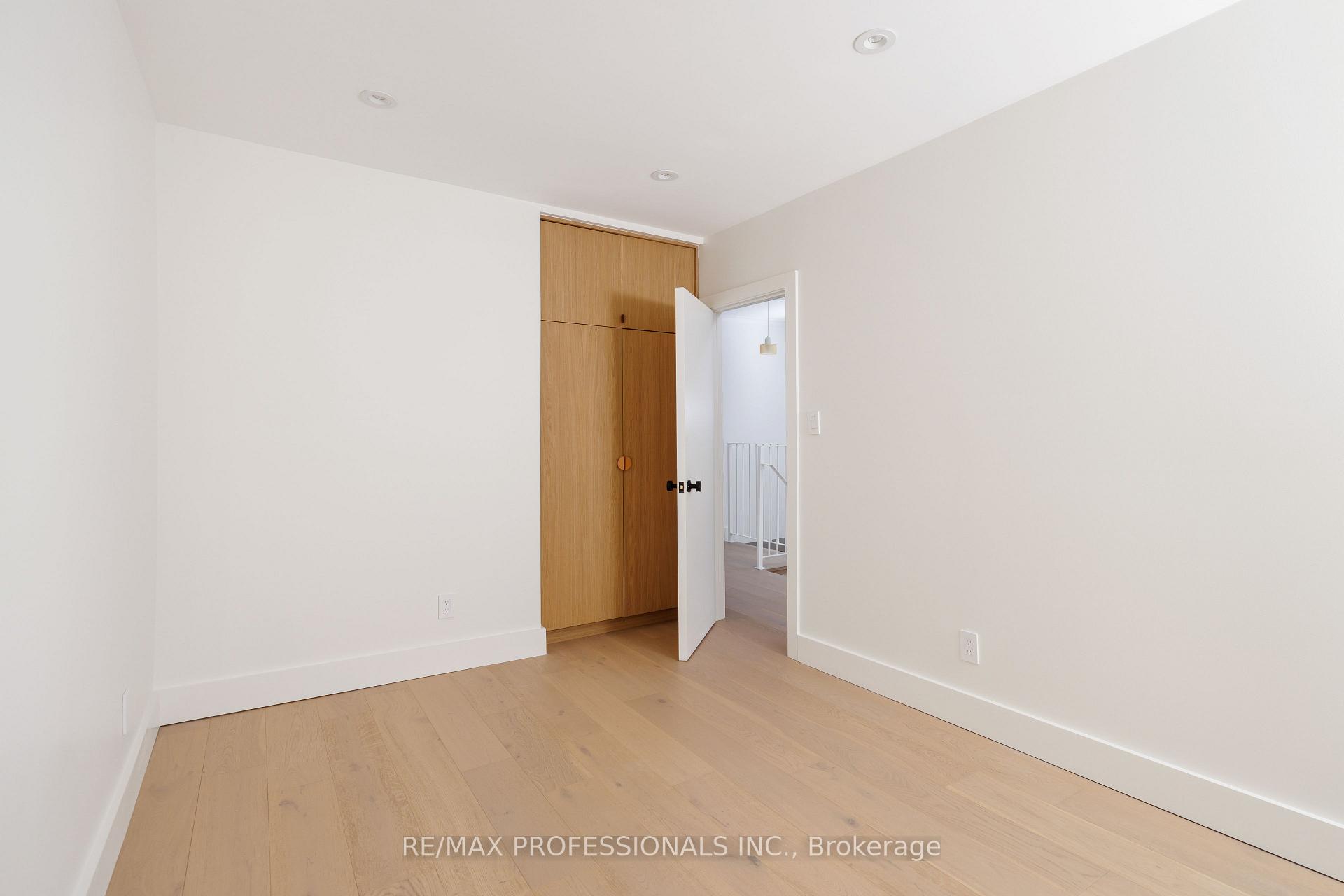 Photo 31 of 19 Arnold Avenue, Toronto, Rockcliffe-Smythe — HOMEH