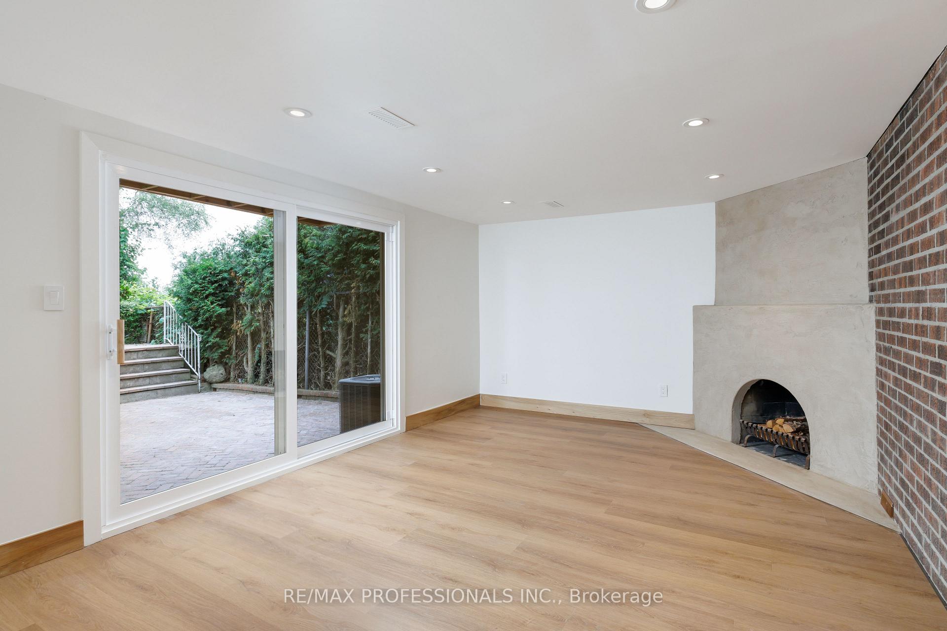 Photo 36 of 19 Arnold Avenue, Toronto, Rockcliffe-Smythe — HOMEH