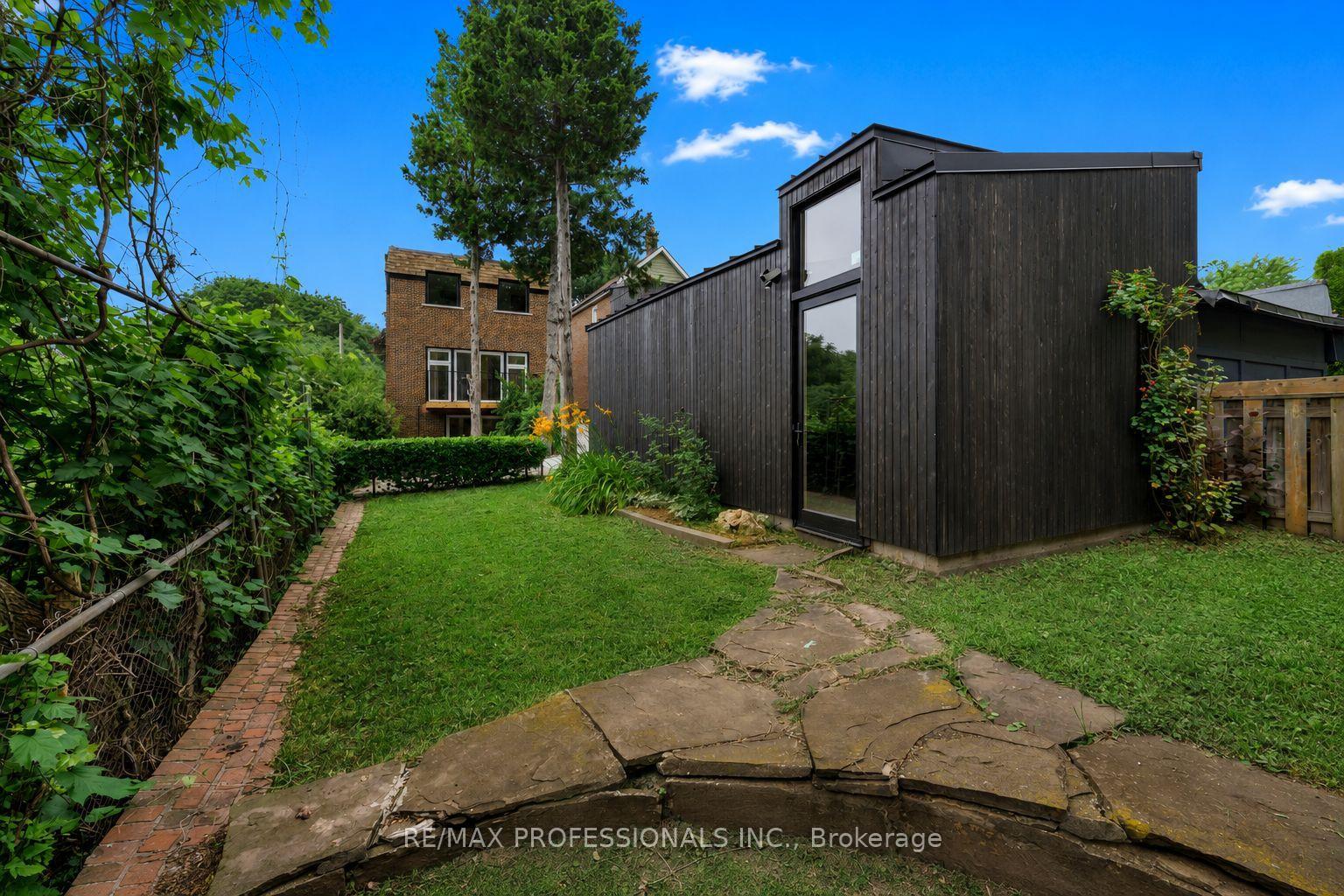 Photo 39 of 19 Arnold Avenue, Toronto, Rockcliffe-Smythe — HOMEH
