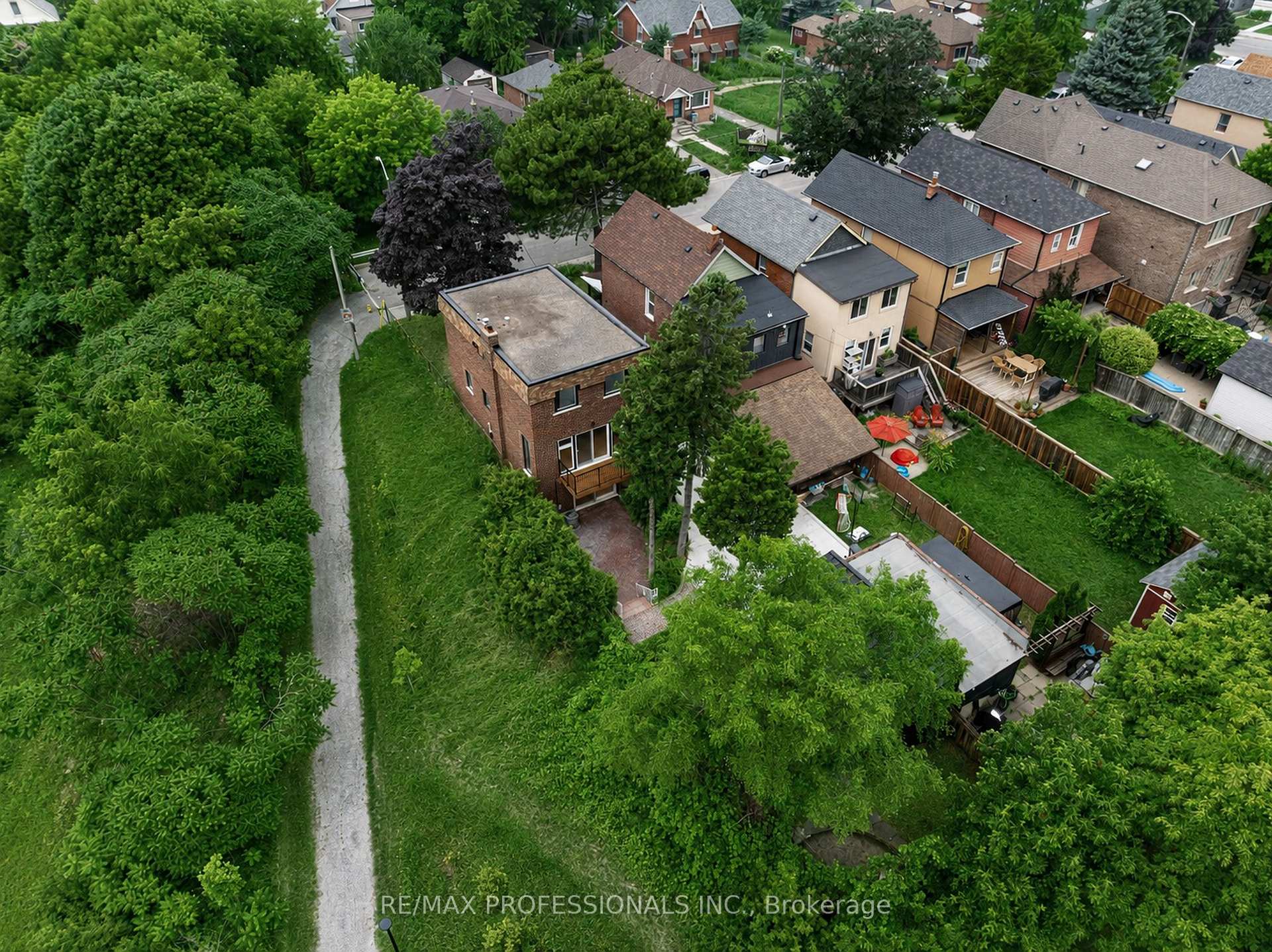Photo 42 of 19 Arnold Avenue, Toronto, Rockcliffe-Smythe — HOMEH