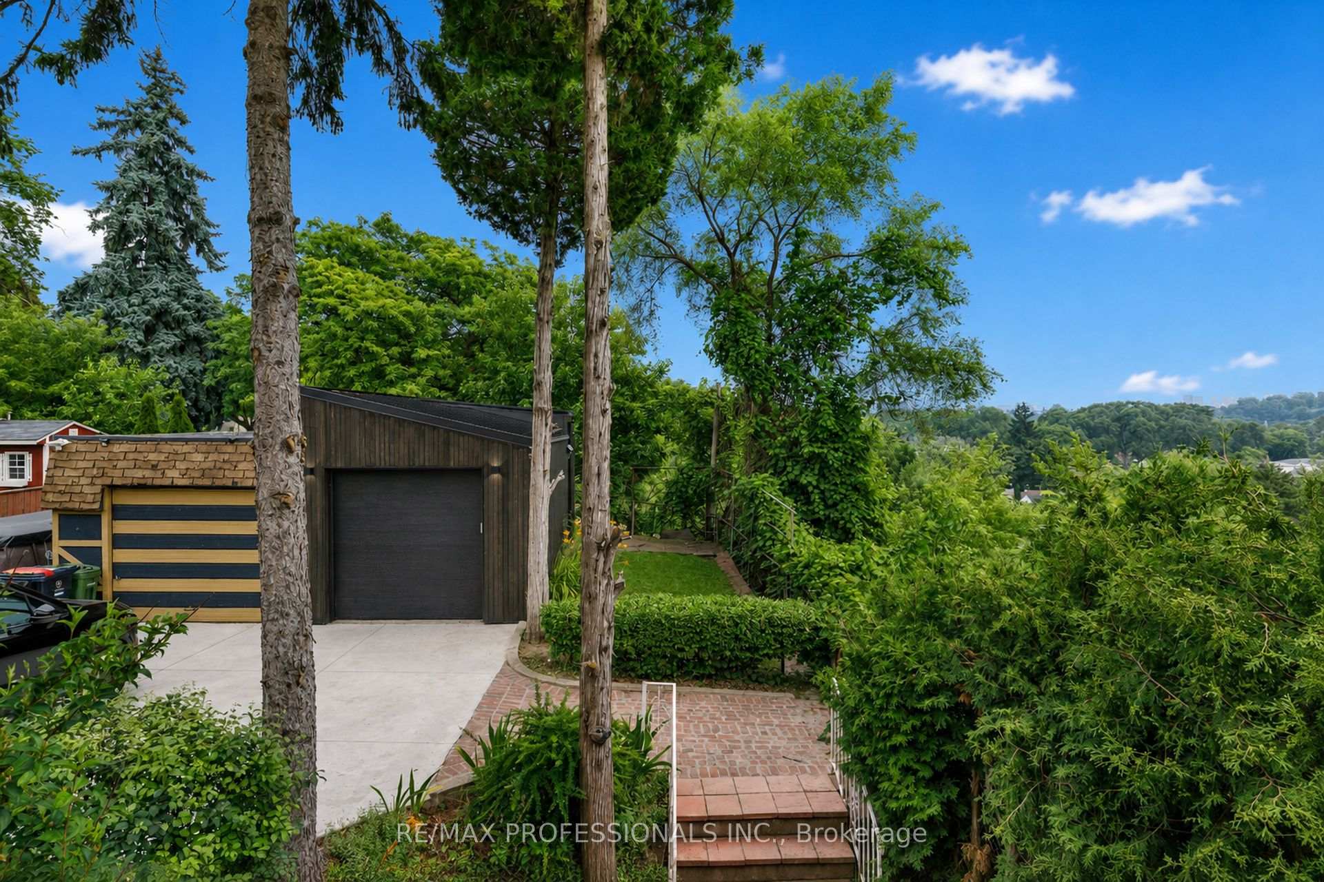 Photo 44 of 19 Arnold Avenue, Toronto, Rockcliffe-Smythe — HOMEH