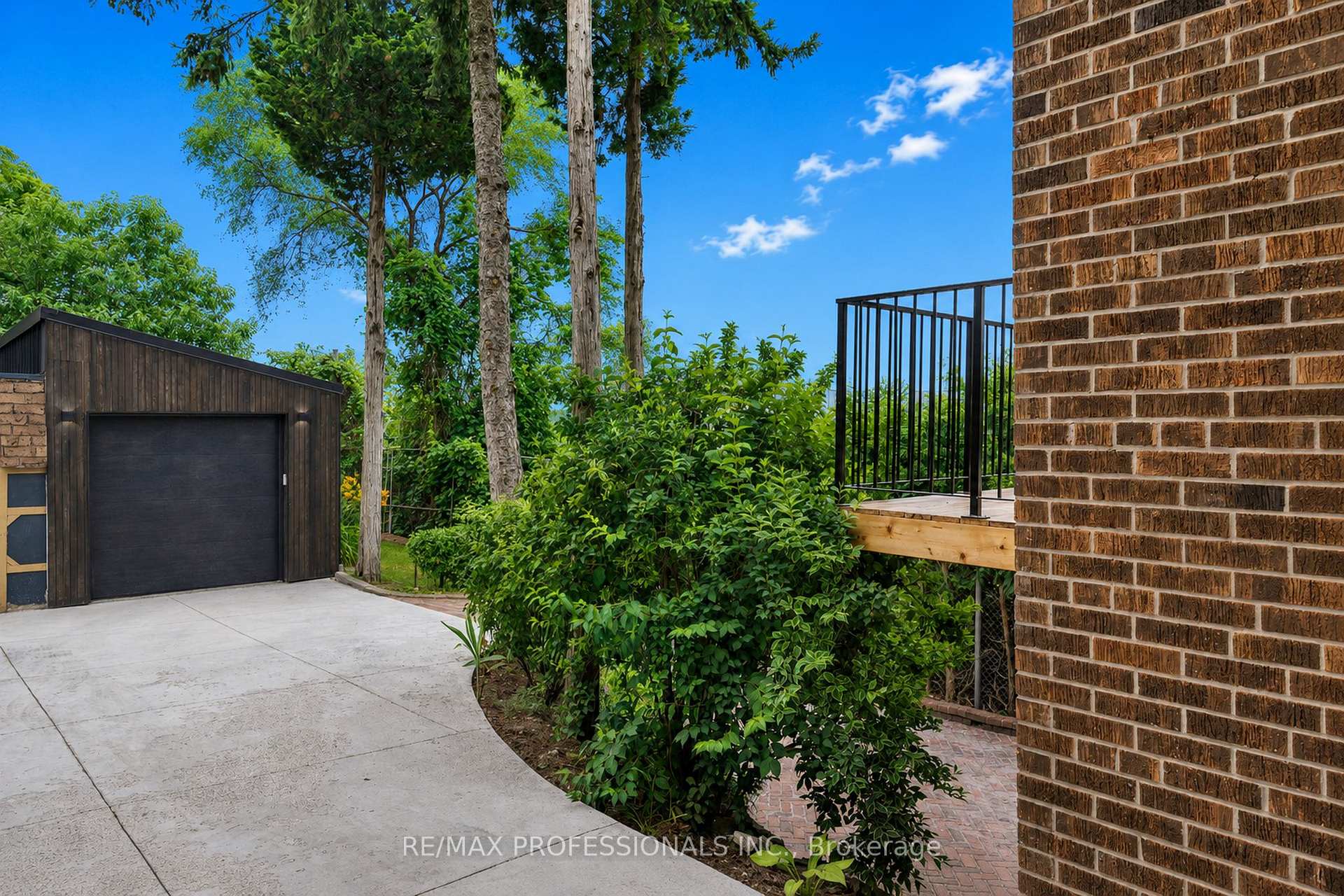Photo 45 of 19 Arnold Avenue, Toronto, Rockcliffe-Smythe — HOMEH